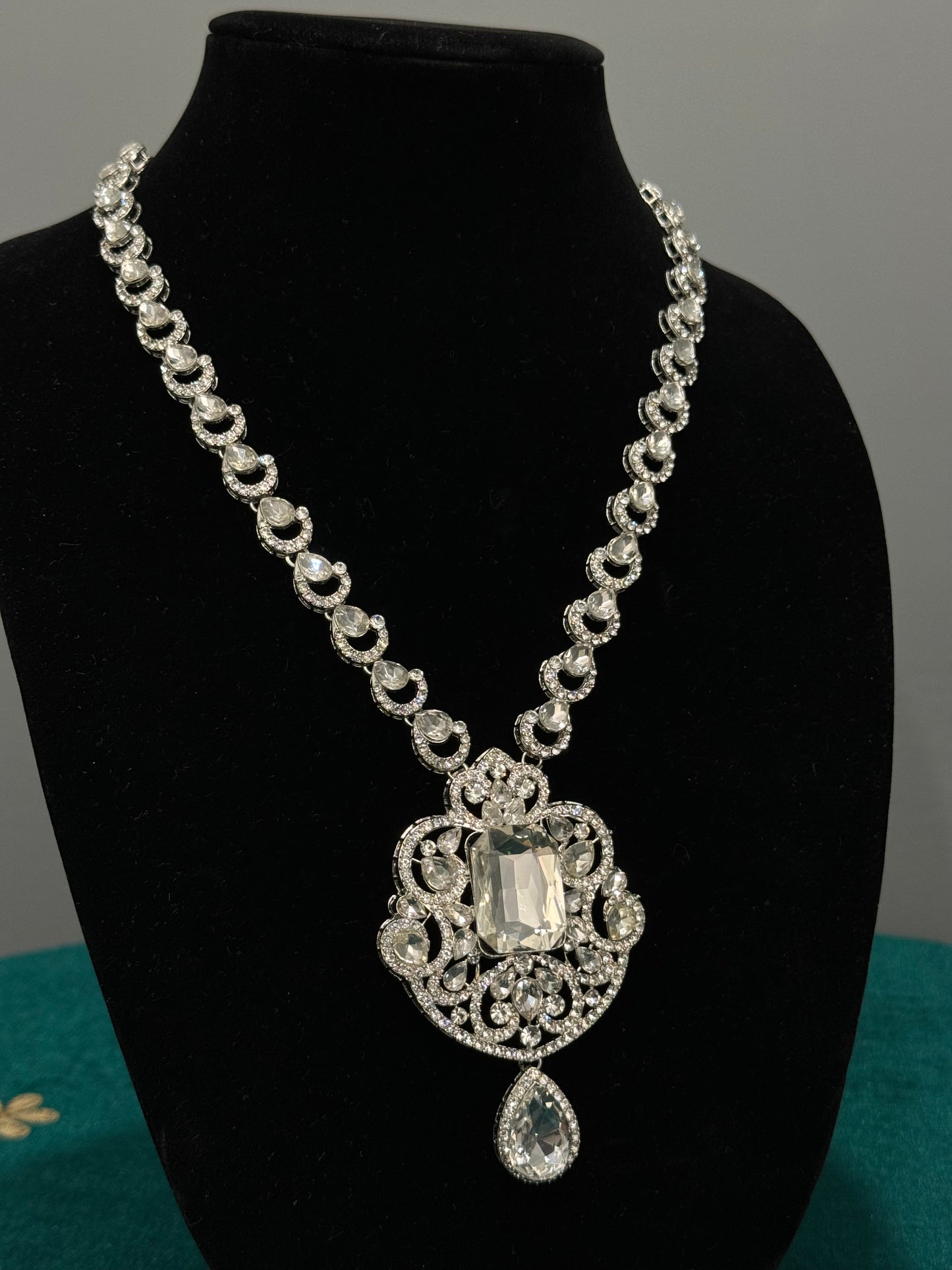 Luxury Crystal Necklace Set