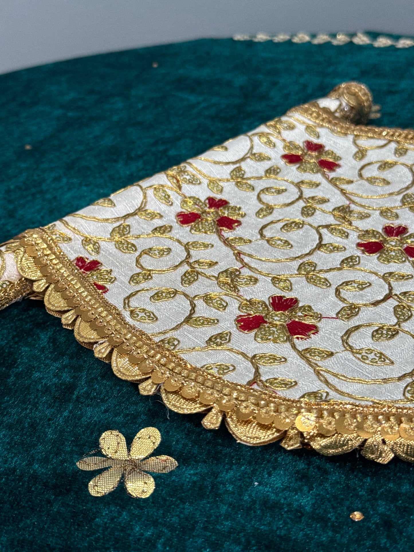Embroidered Pakhi