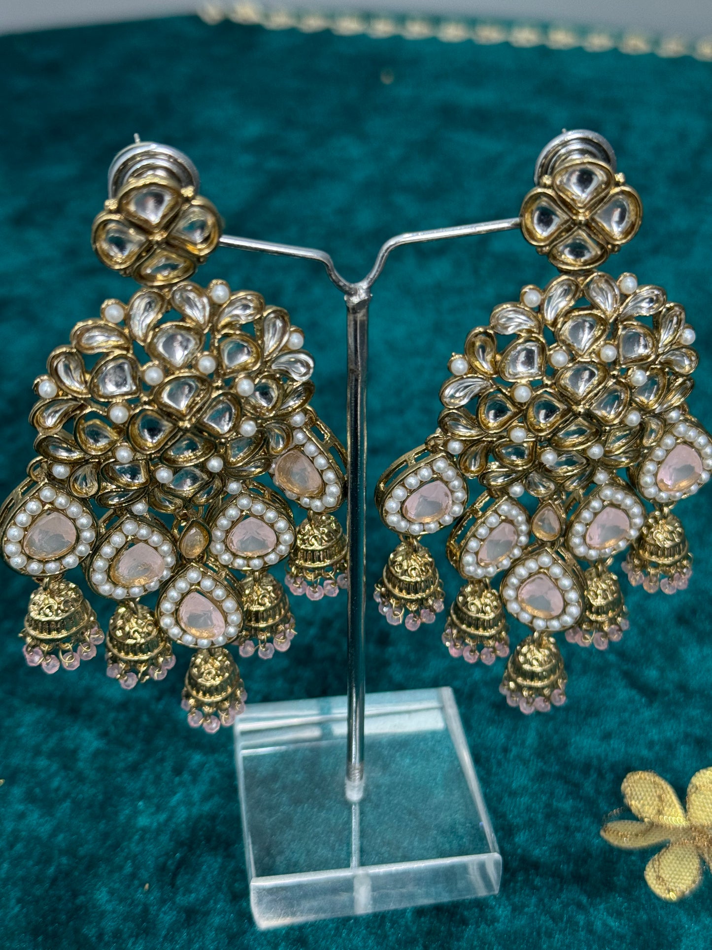 Majestic Aura Kundan Earrings