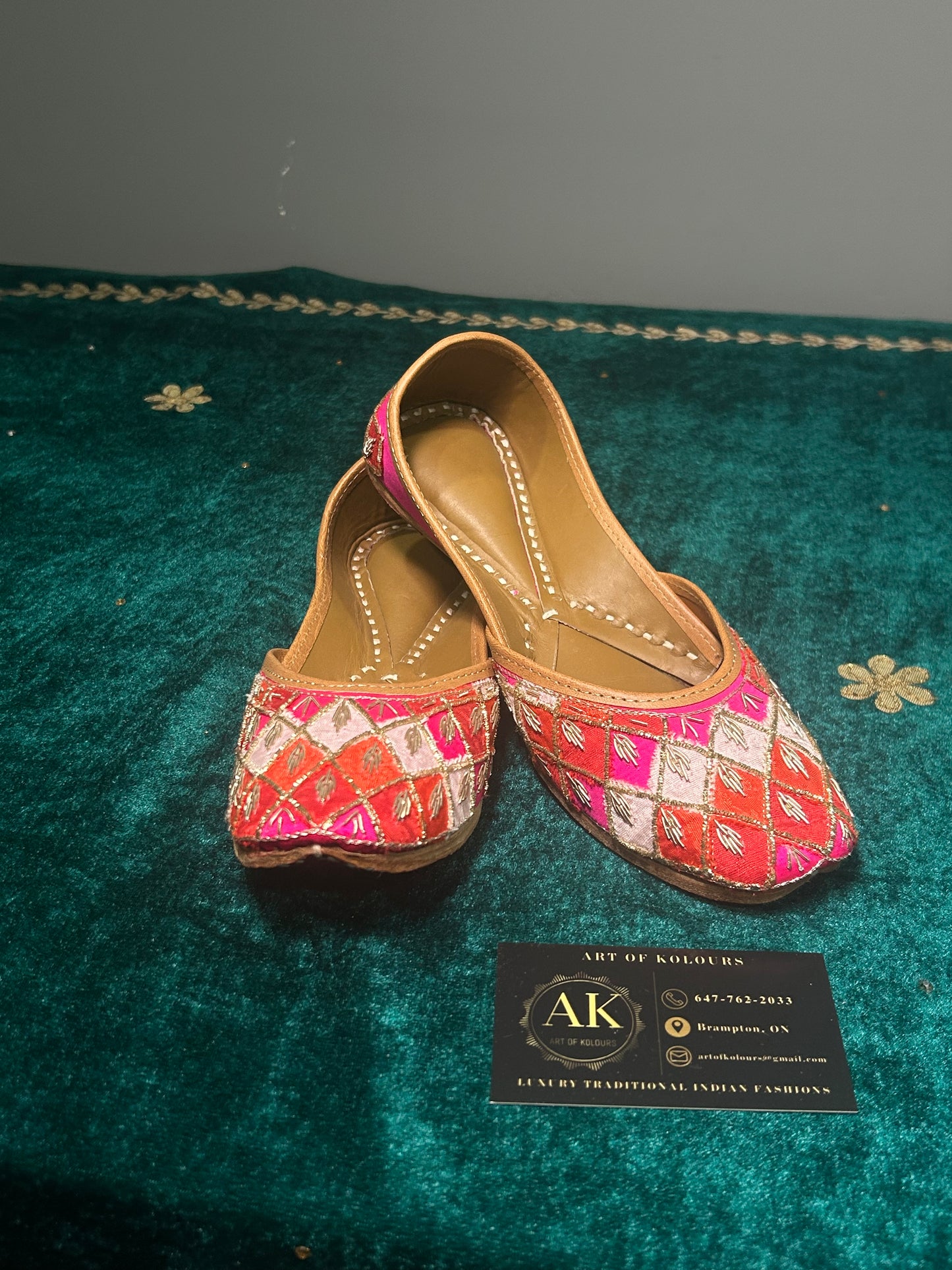 Handwork Phulkari Jutti