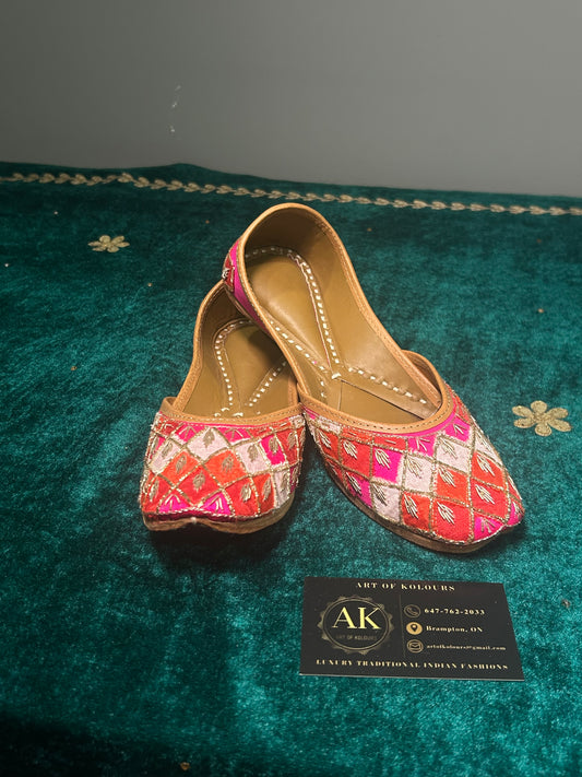 Handwork Phulkari Jutti