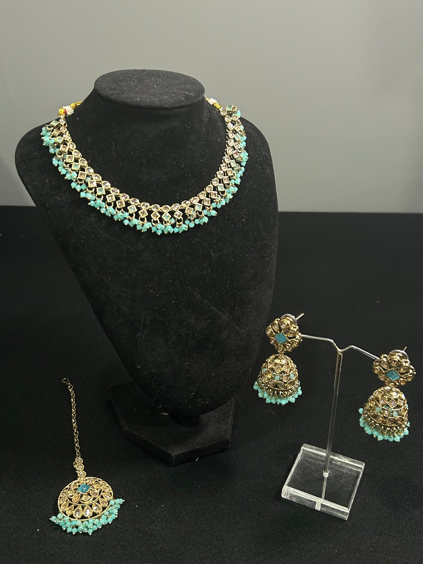 Neelara Necklace Set