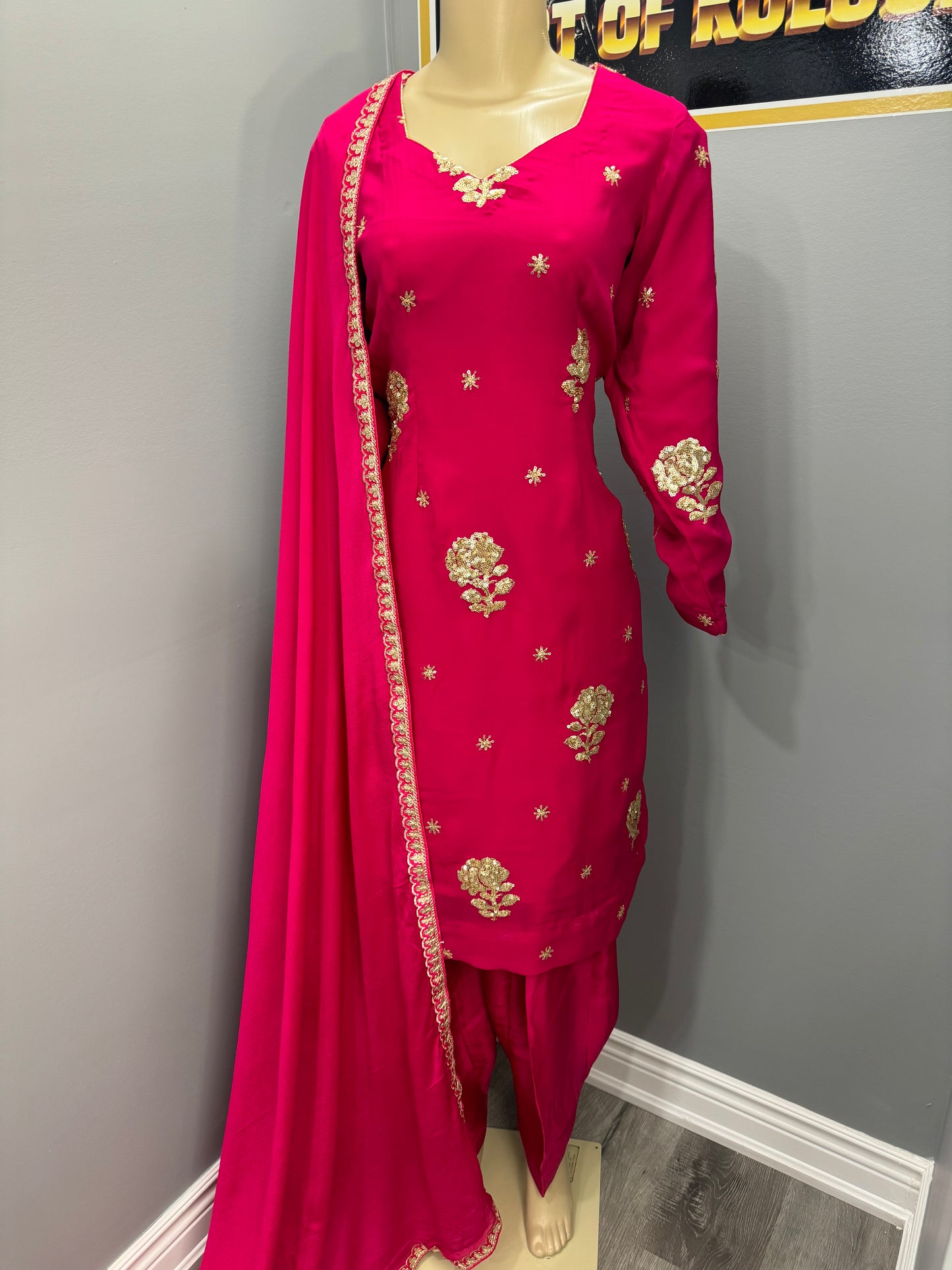Gulabi Sippi Salwar Suit