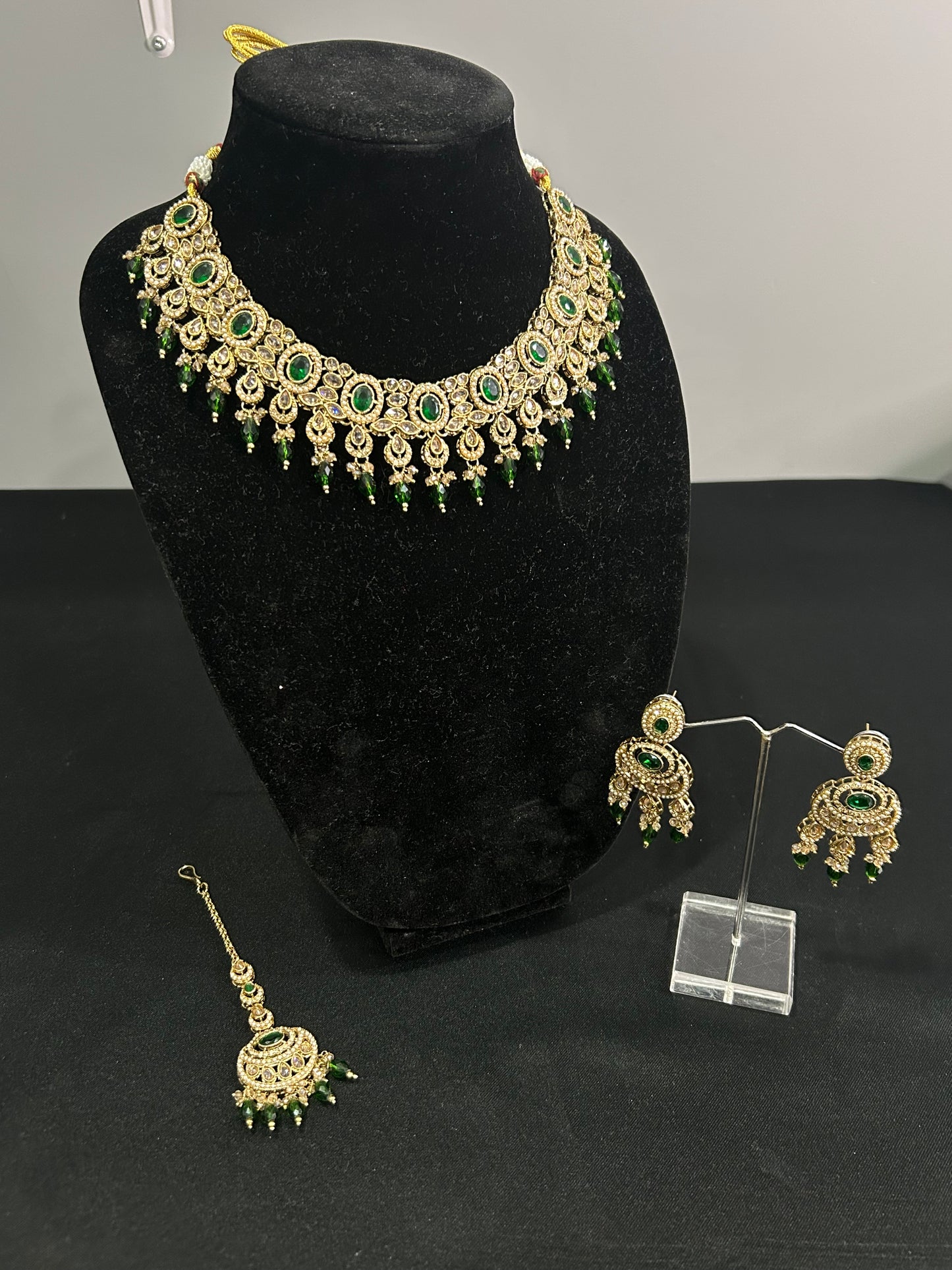 Aad Necklace Set