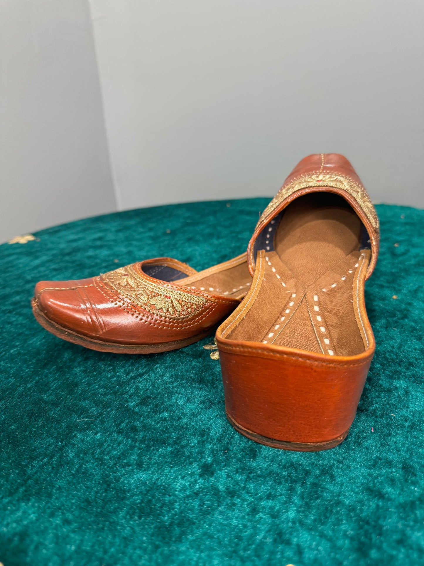 Brown Leather Jutti