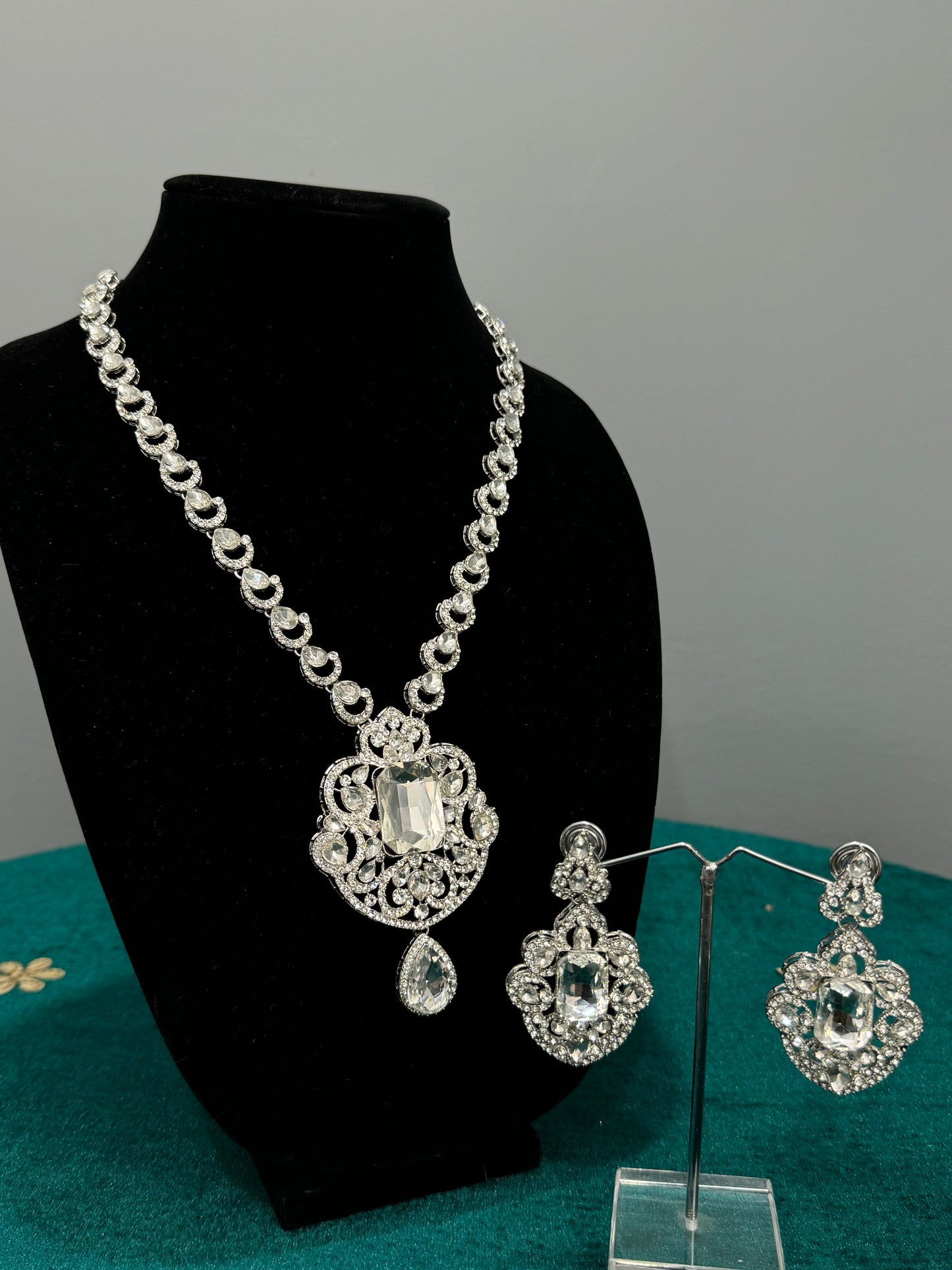 Luxury Crystal Necklace Set