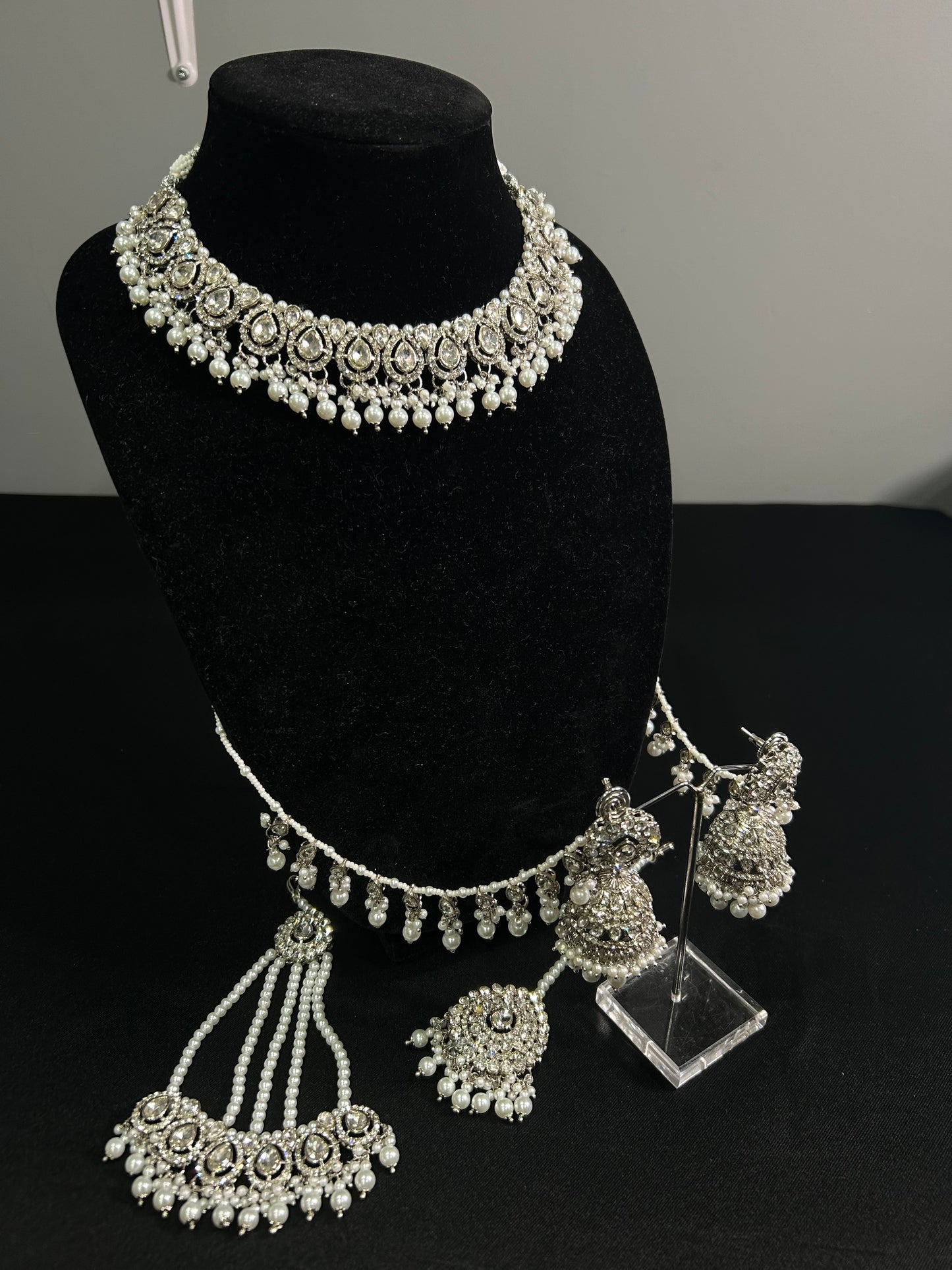 Ishq Necklace Set