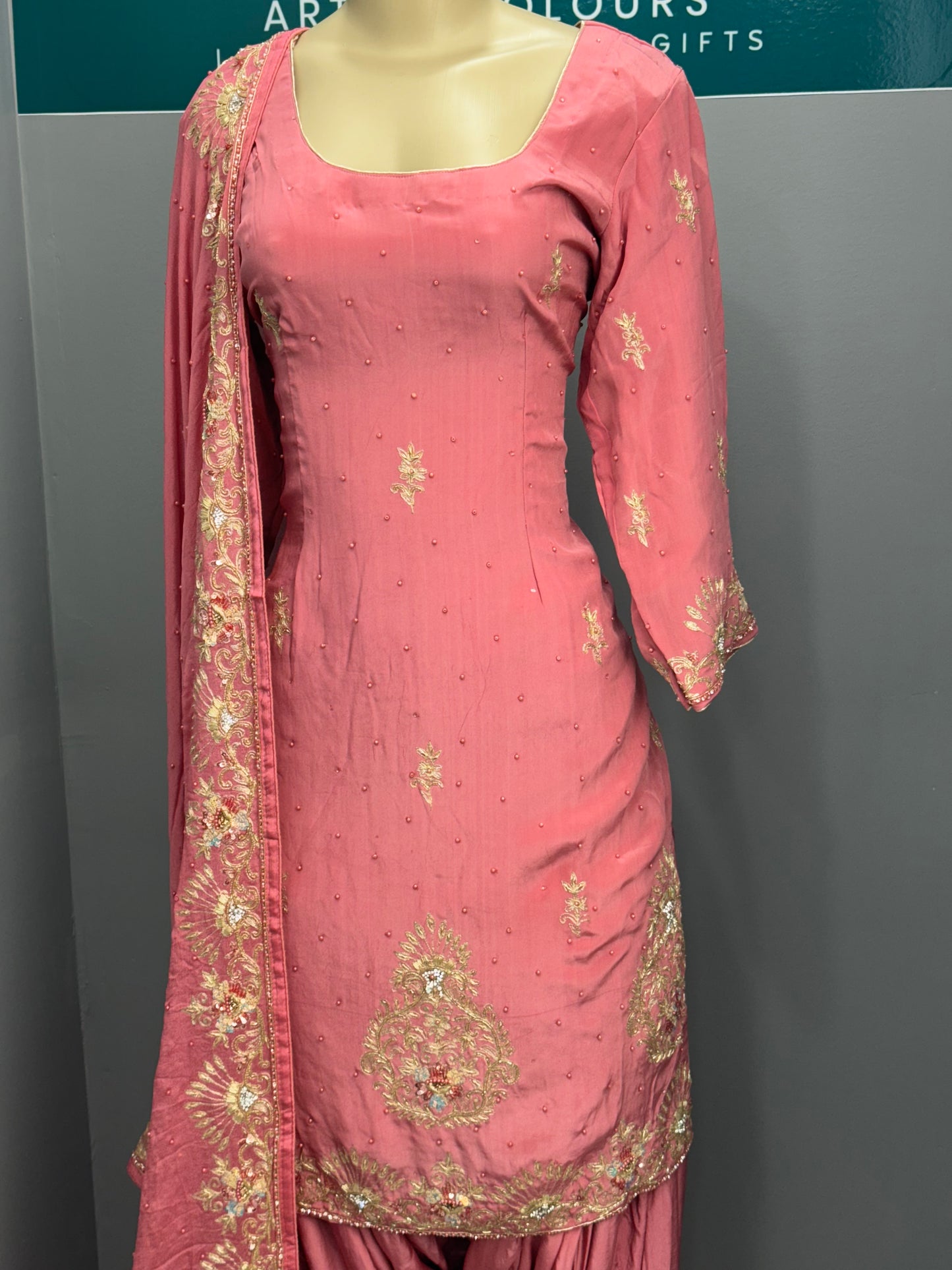 Noor E Gulabi Handwork Salwar Suit