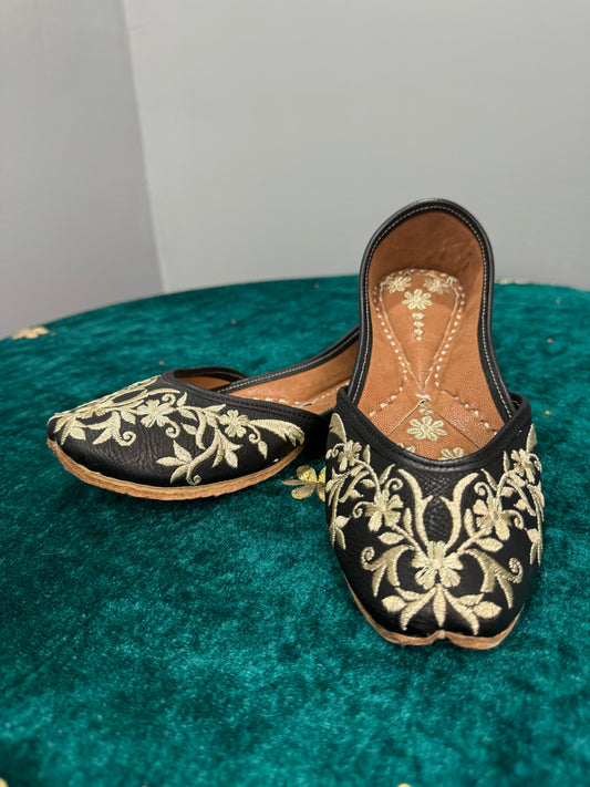 Black with Gold Work Jutti