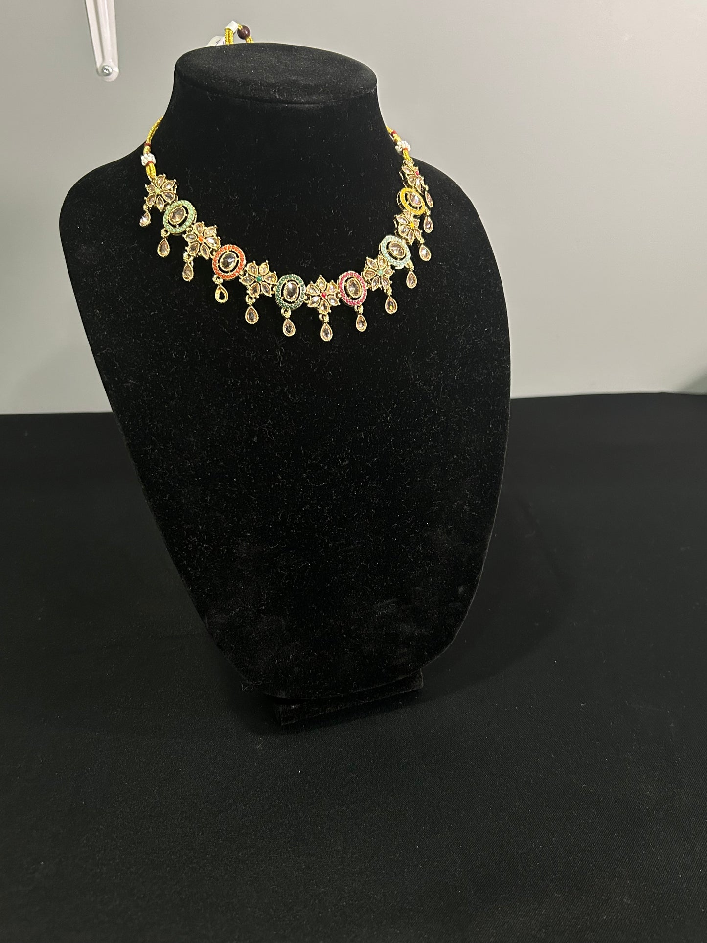 Smriti Necklace Set