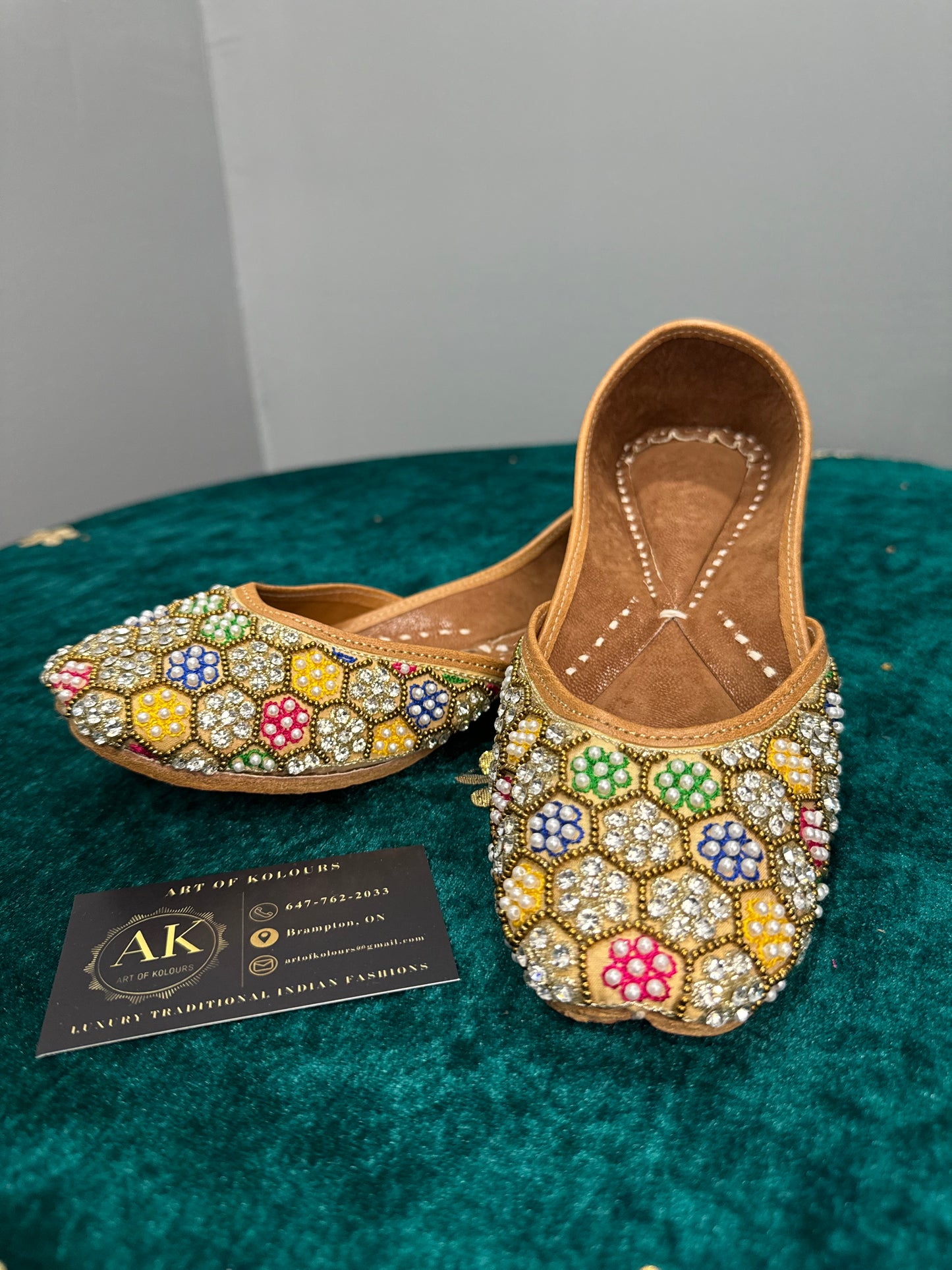 Mutli Stone Work Jutti