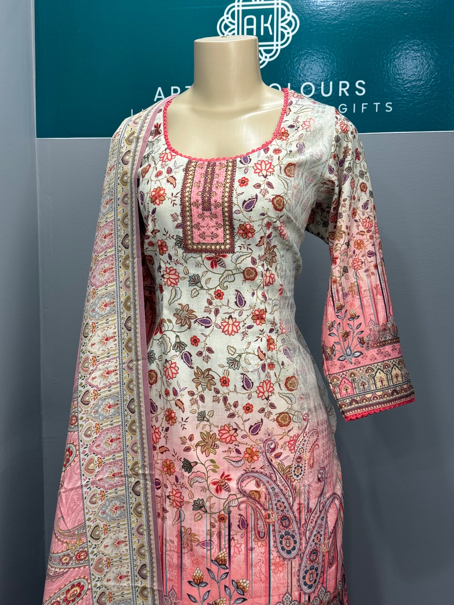 Printed Pashmina Salwar Suit- Pink