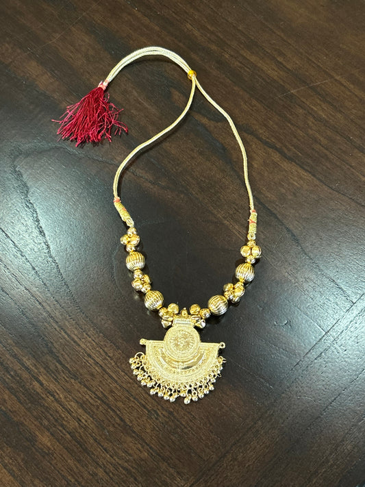 Golden Moon Kaintha