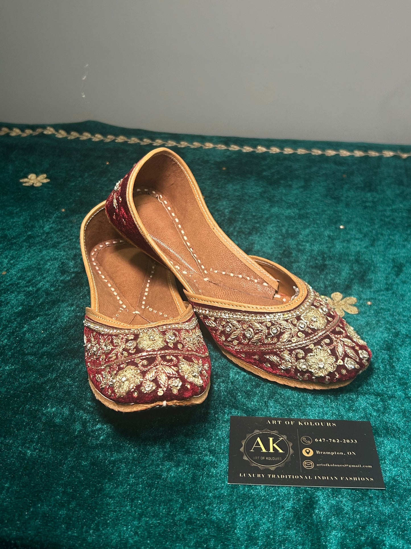 Classic Maroon Velvet Jutti