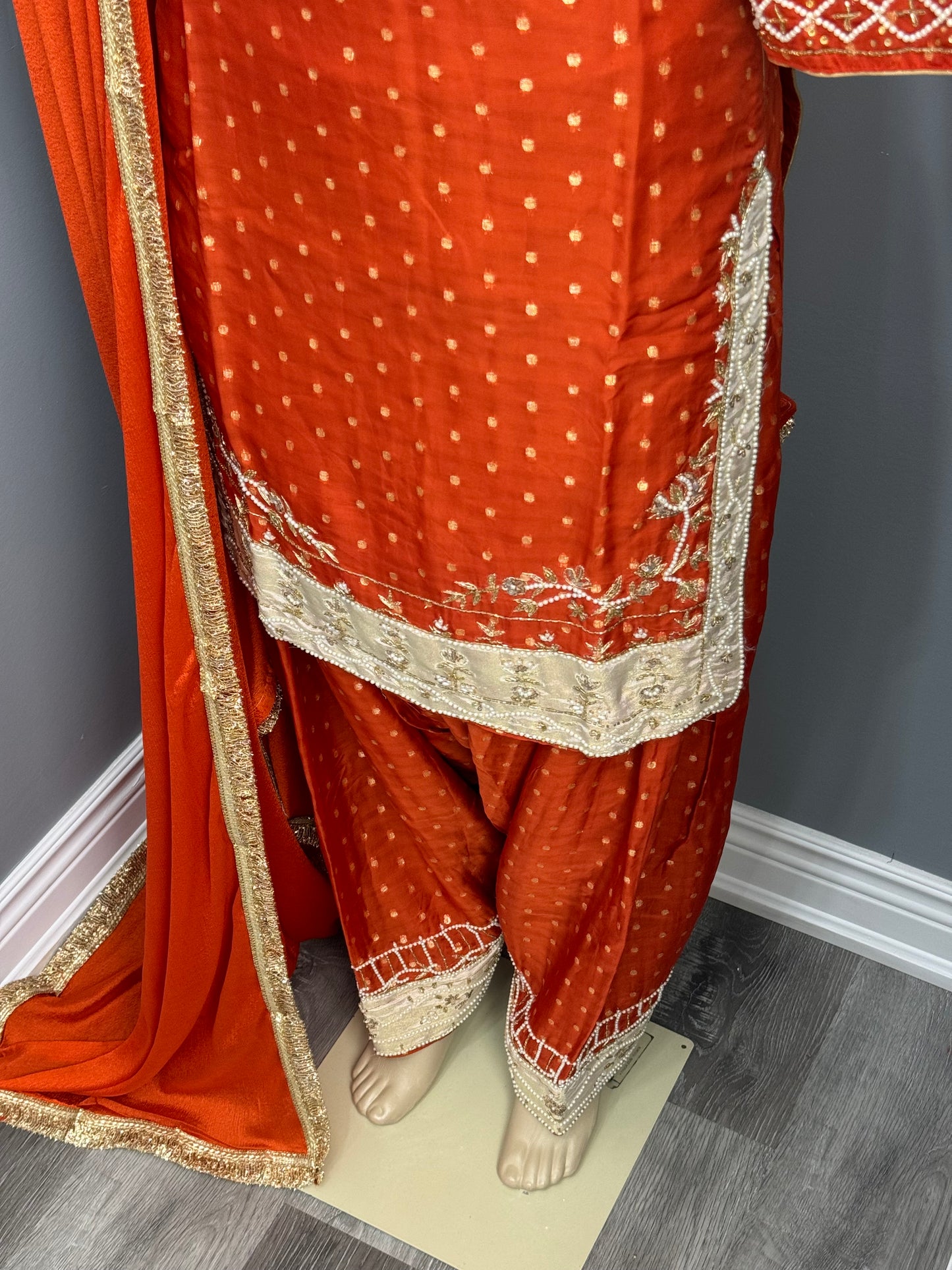 Bandhani Print Threadwork Suit- AK2728-0526