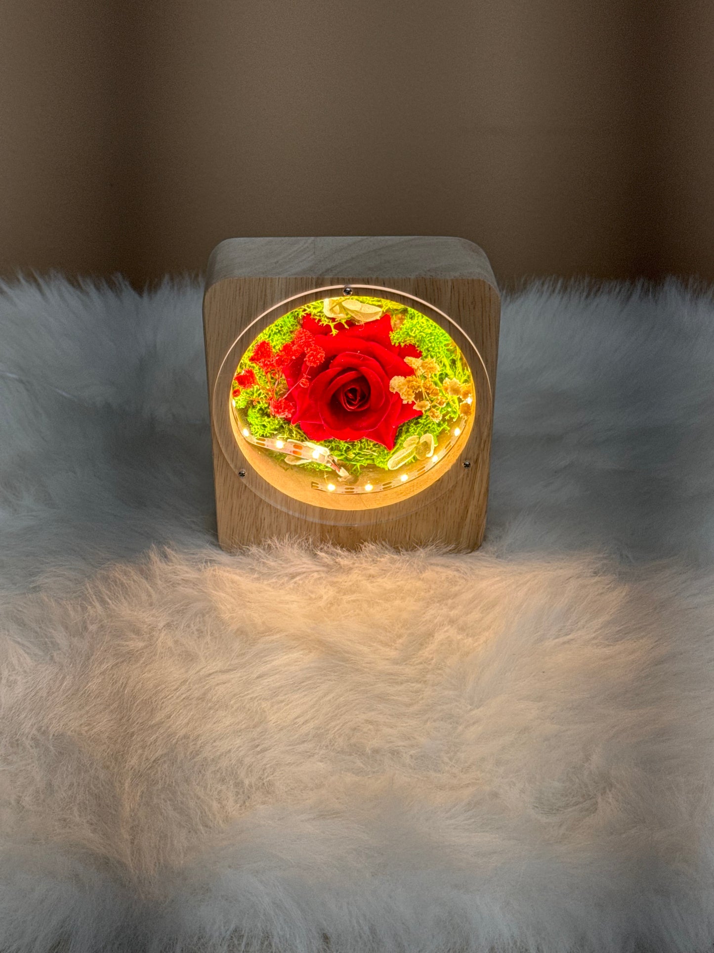 Wooden Flower Lamp Red V1