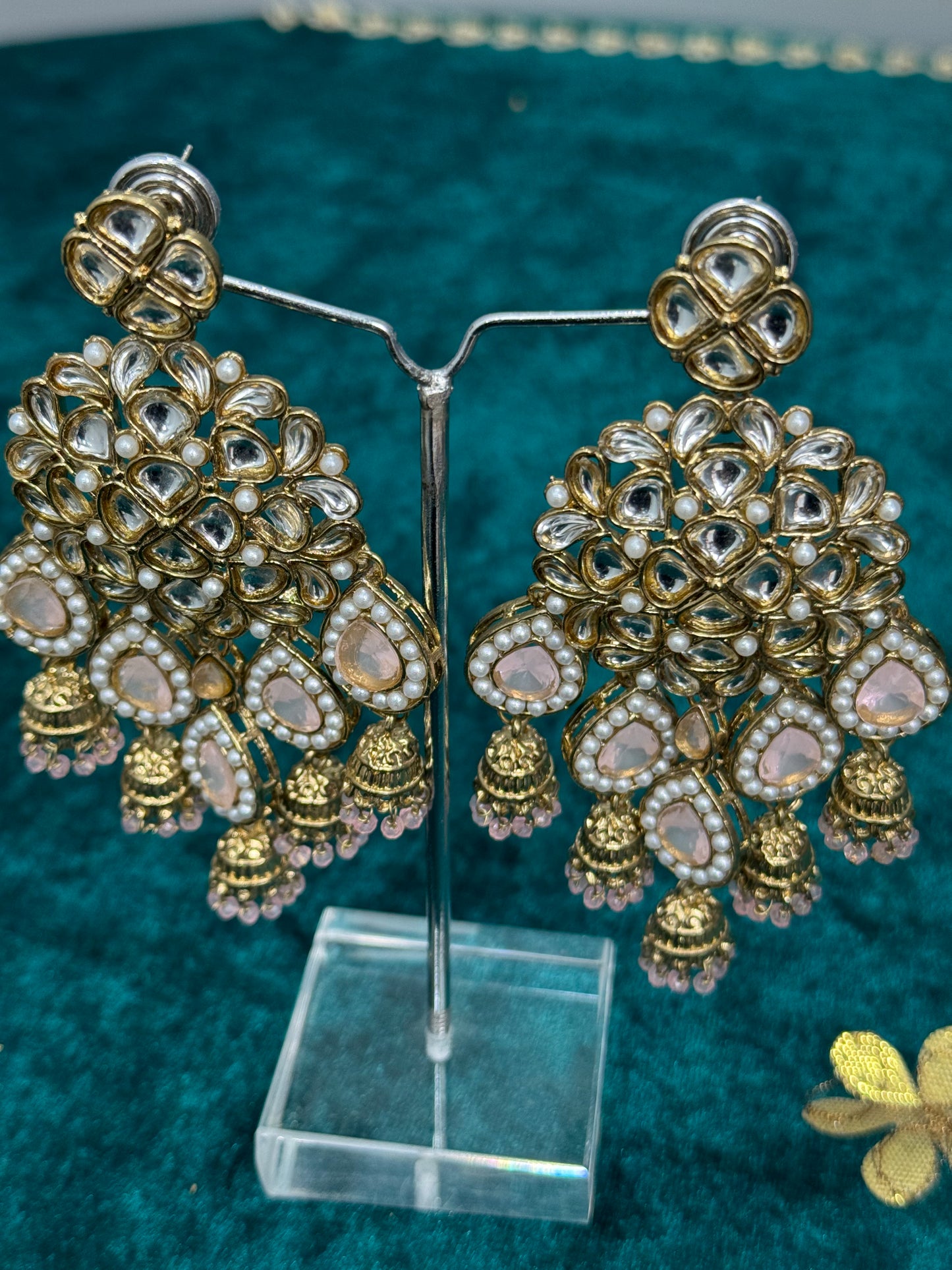 Majestic Aura Kundan Earrings