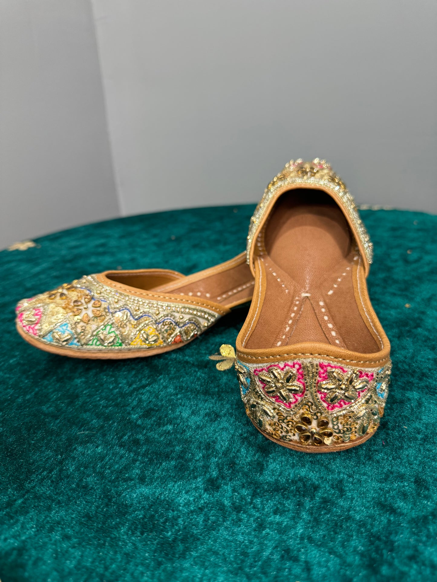 Multi Kundan Work Jutti