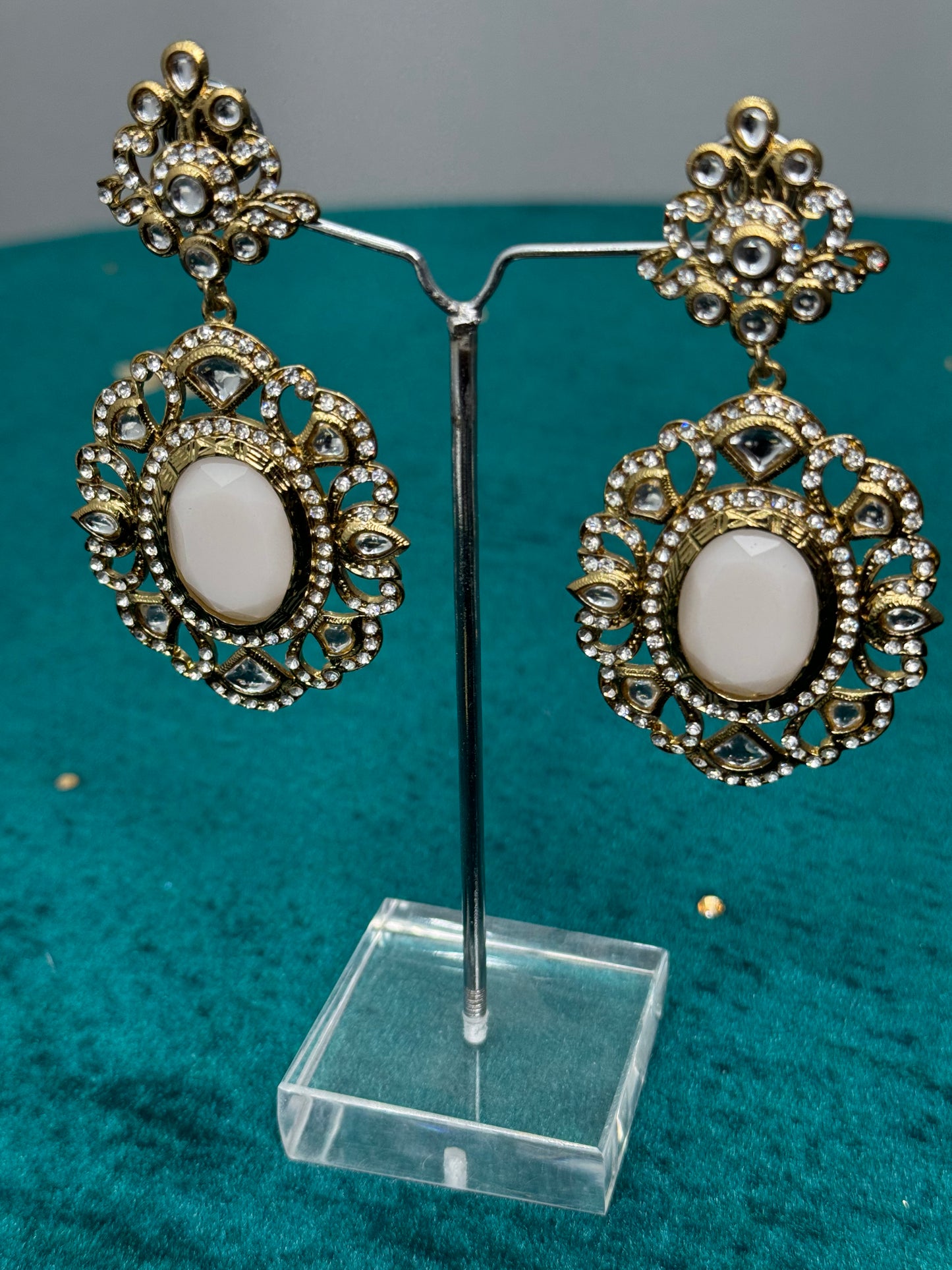 Regal Kundan Pearl Chand Earrings