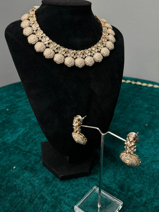 Uncut Kundan Necklace Set