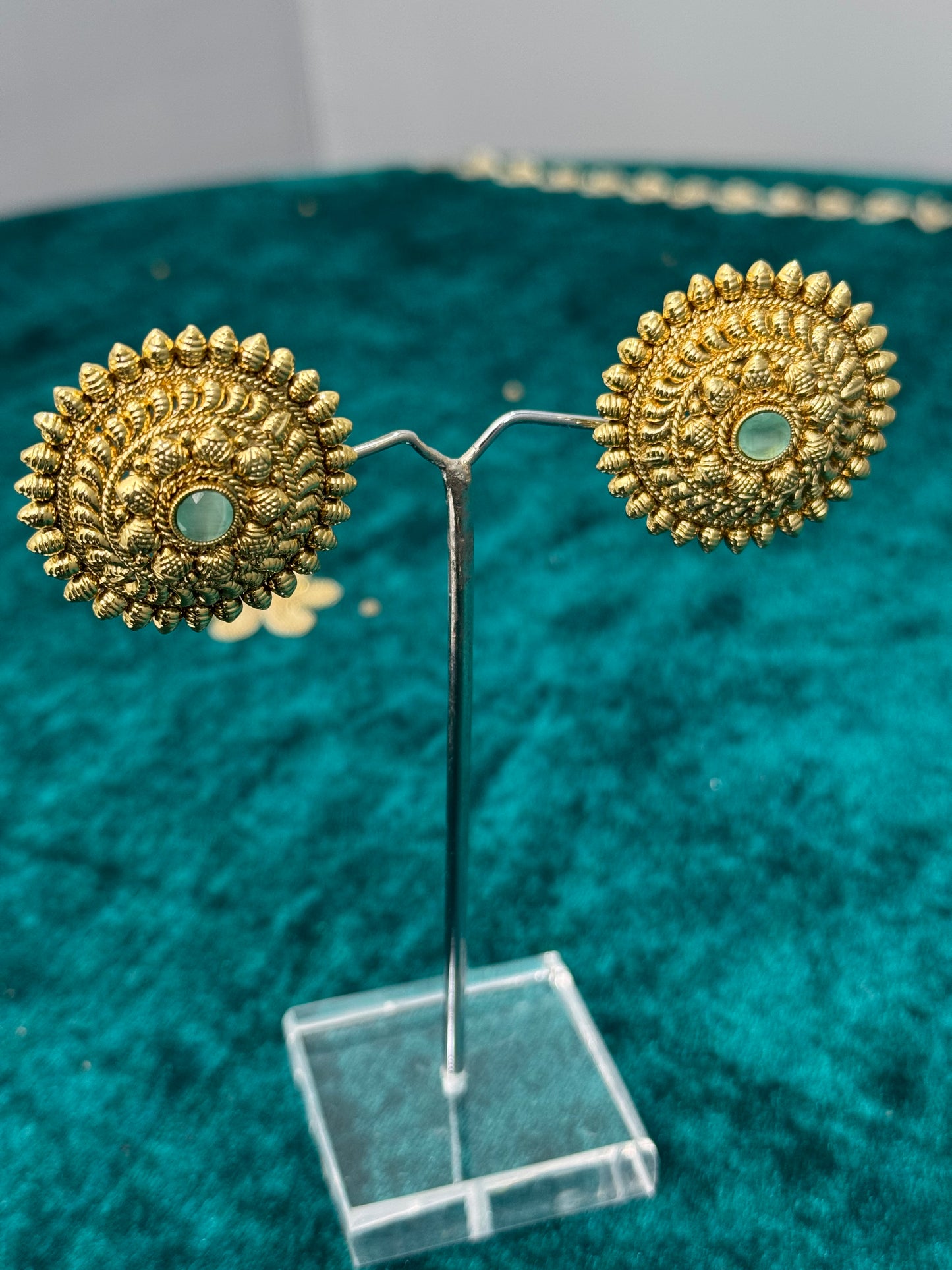 Jhansi Studs