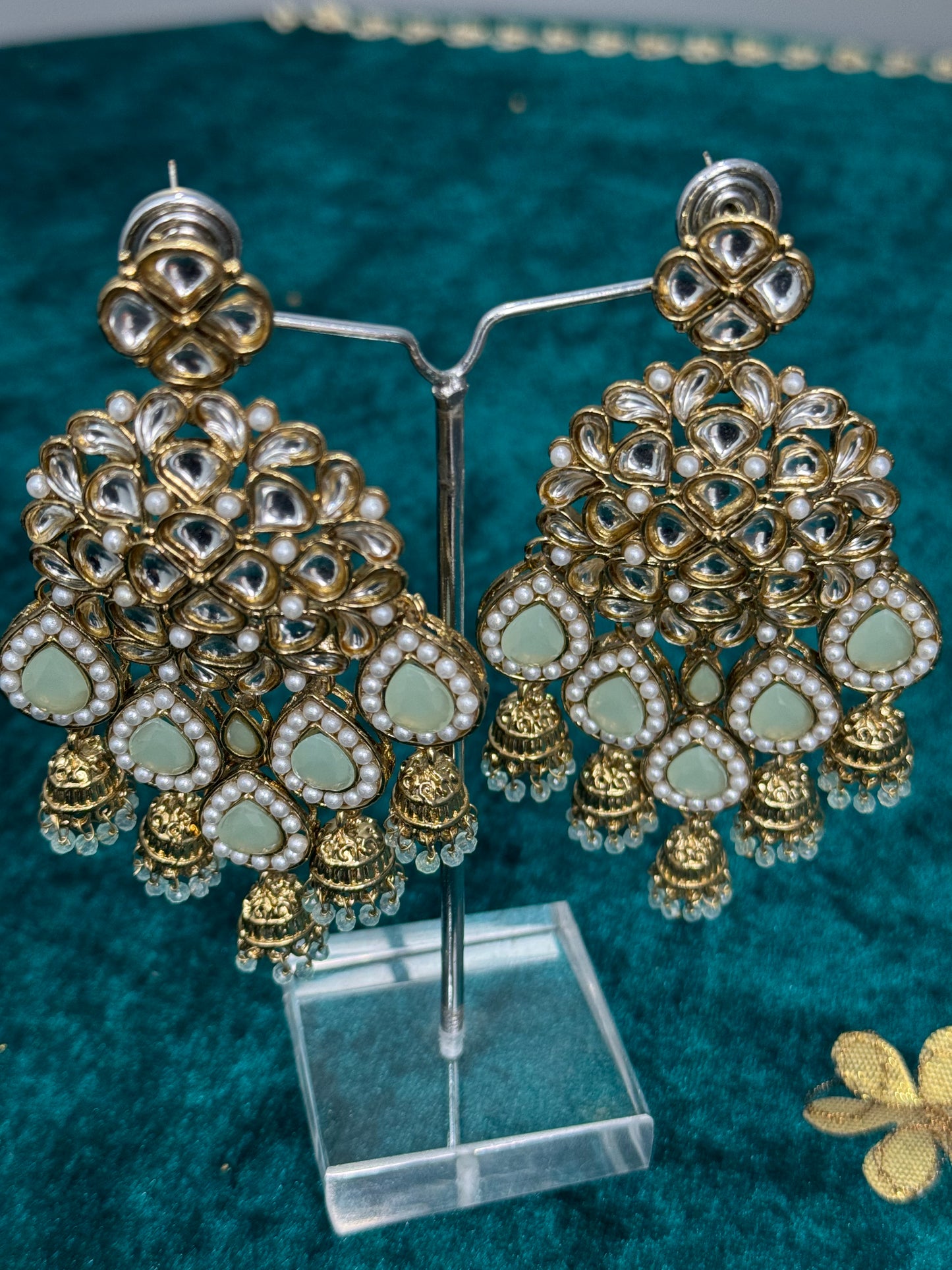 Majestic Aura Kundan Earrings
