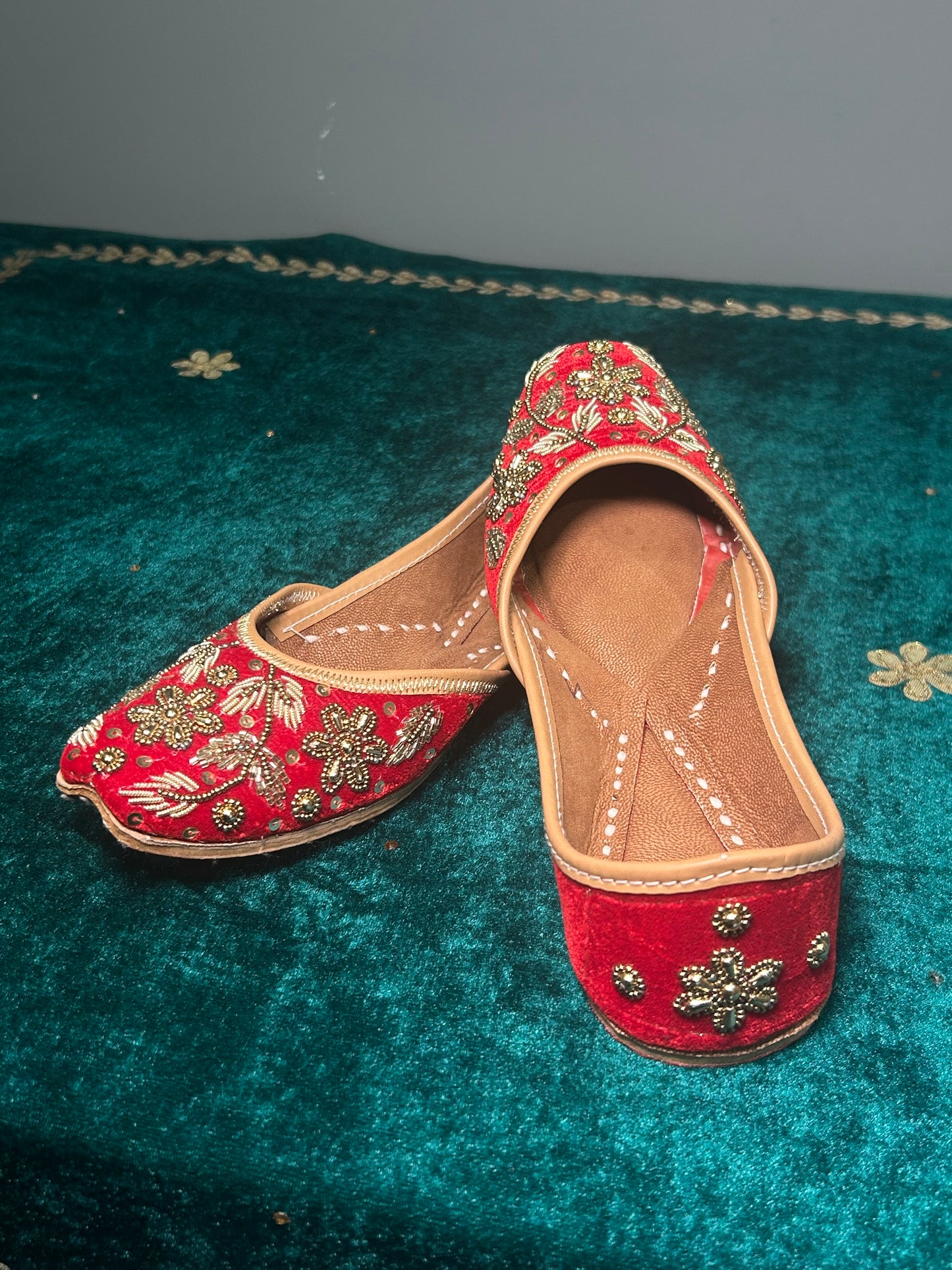 Red Handwork Jutti