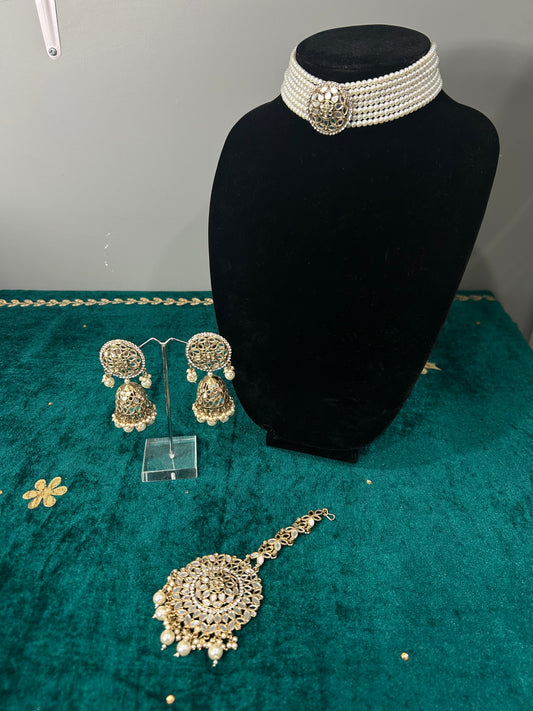 Classic White Pearl Gold Necklace Set