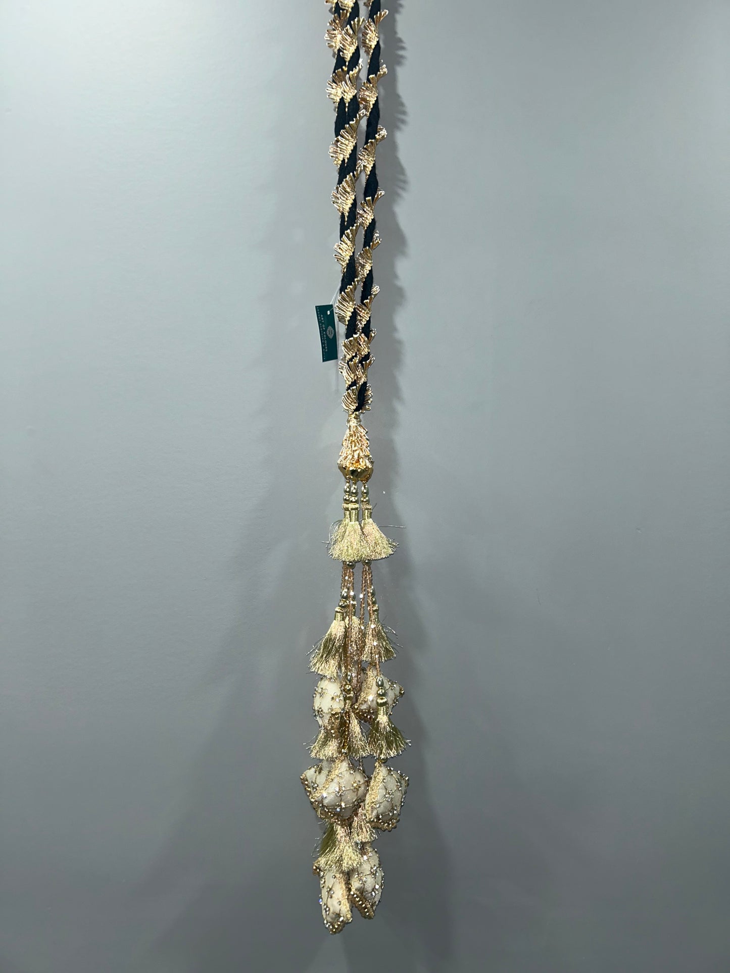 Blossom Tassel Parandi