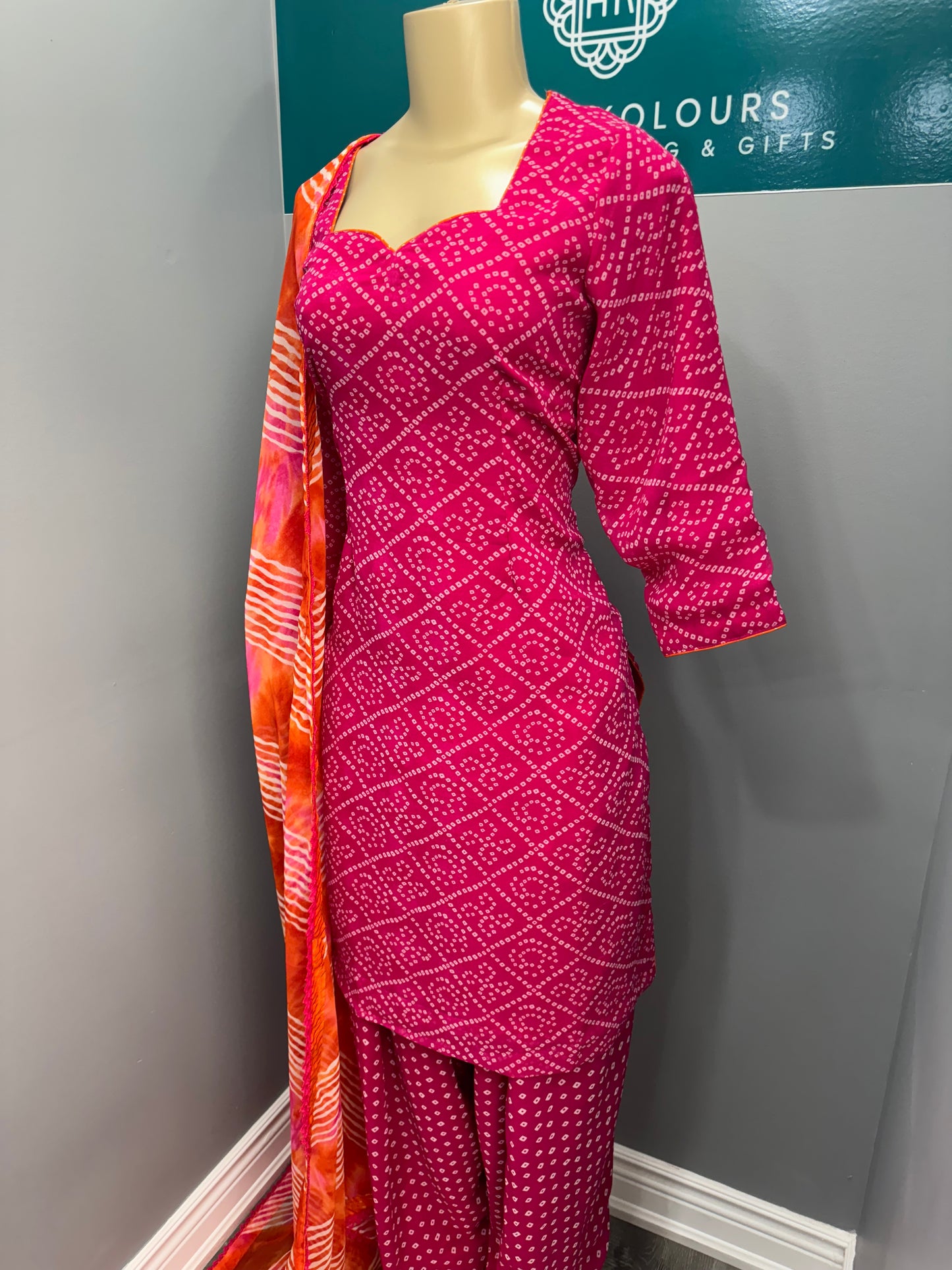 Santari Gulab Bandani Salwar Suit