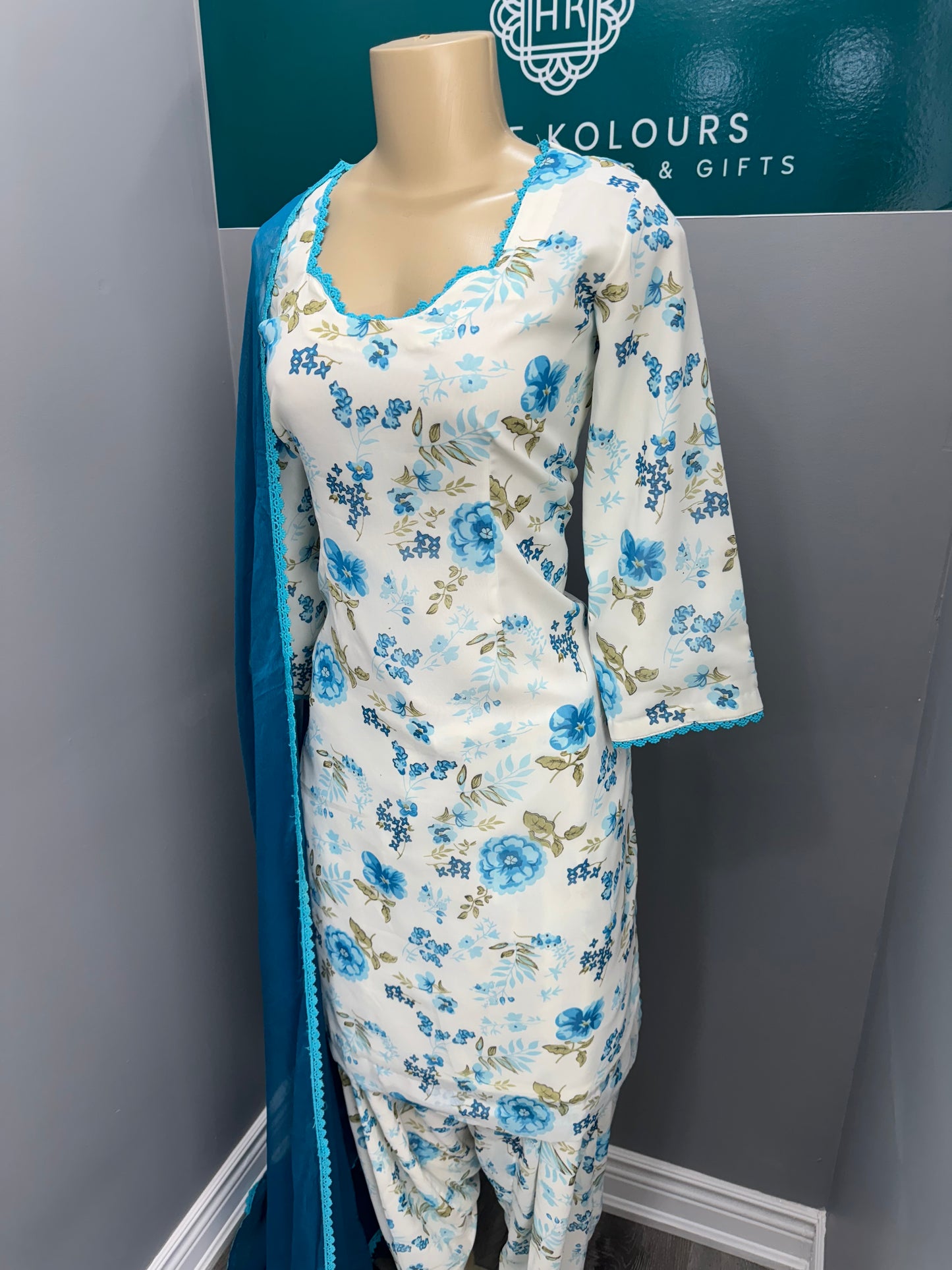 Pari Printed Georgette Salwar Suit