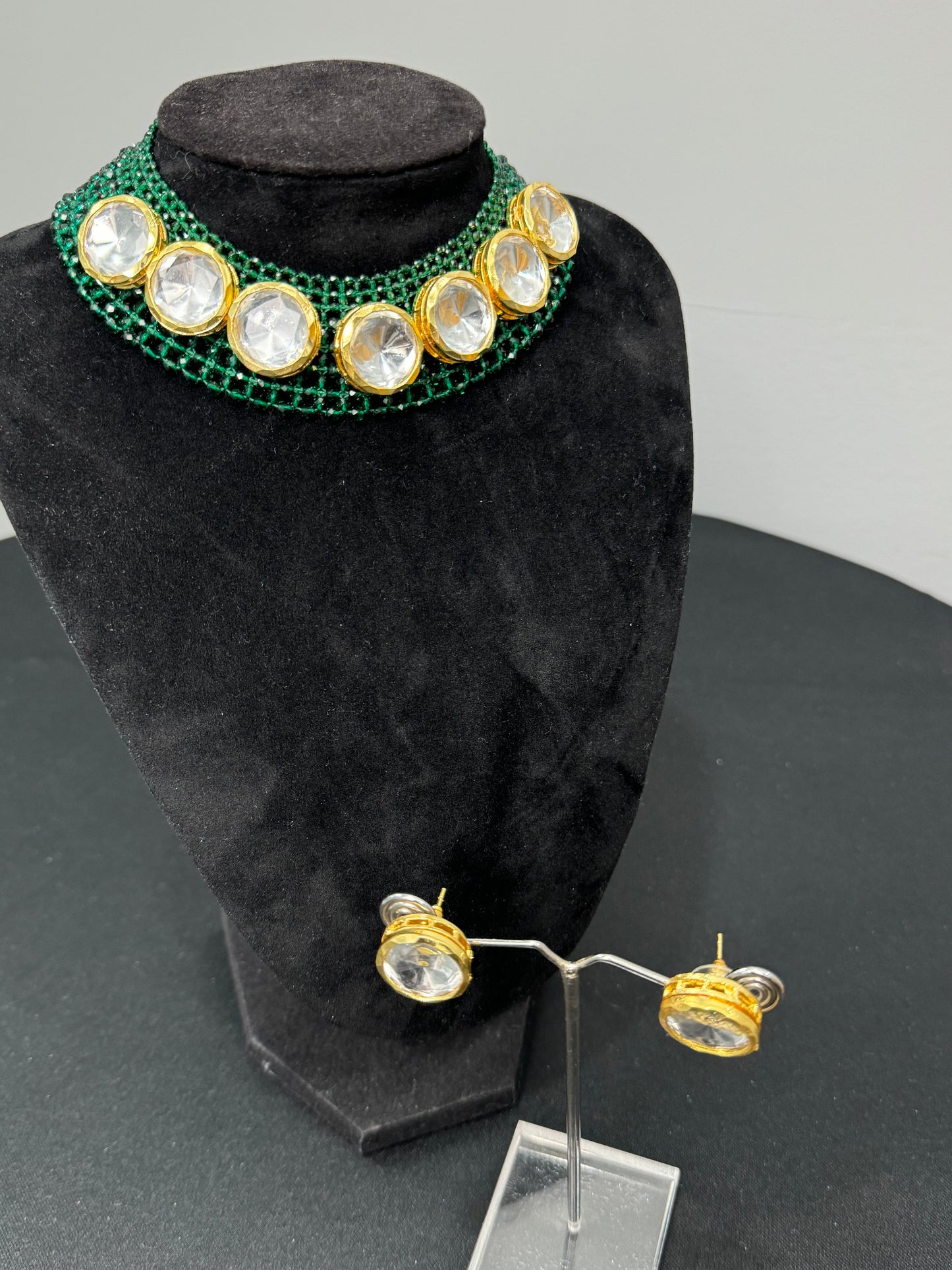 Kimrin Choker Necklace Set