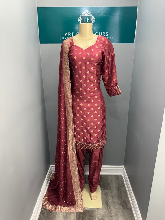 Banti Banarsi Salwar Suit