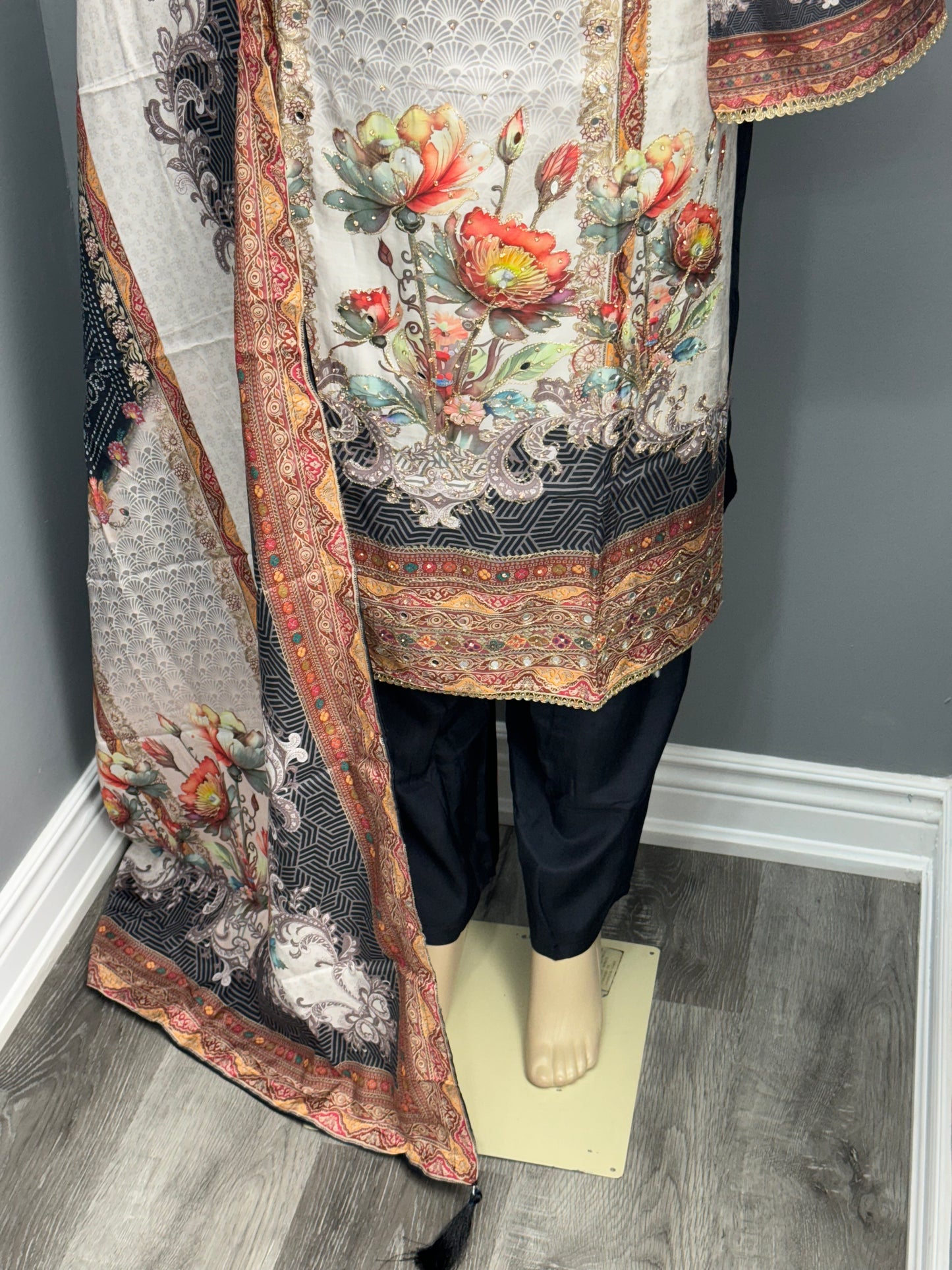 Readymade Crepe Pant Suit- AK2428-32