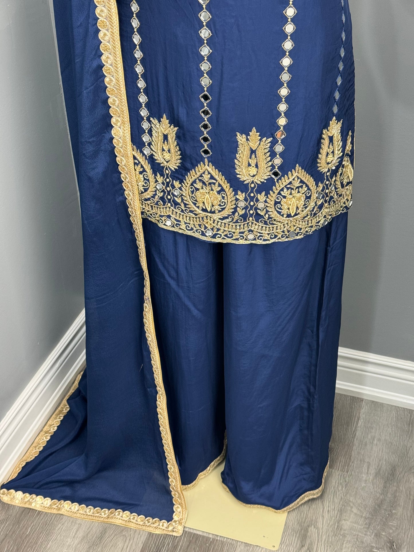 Handwork Sharara Suit-AKW0004
