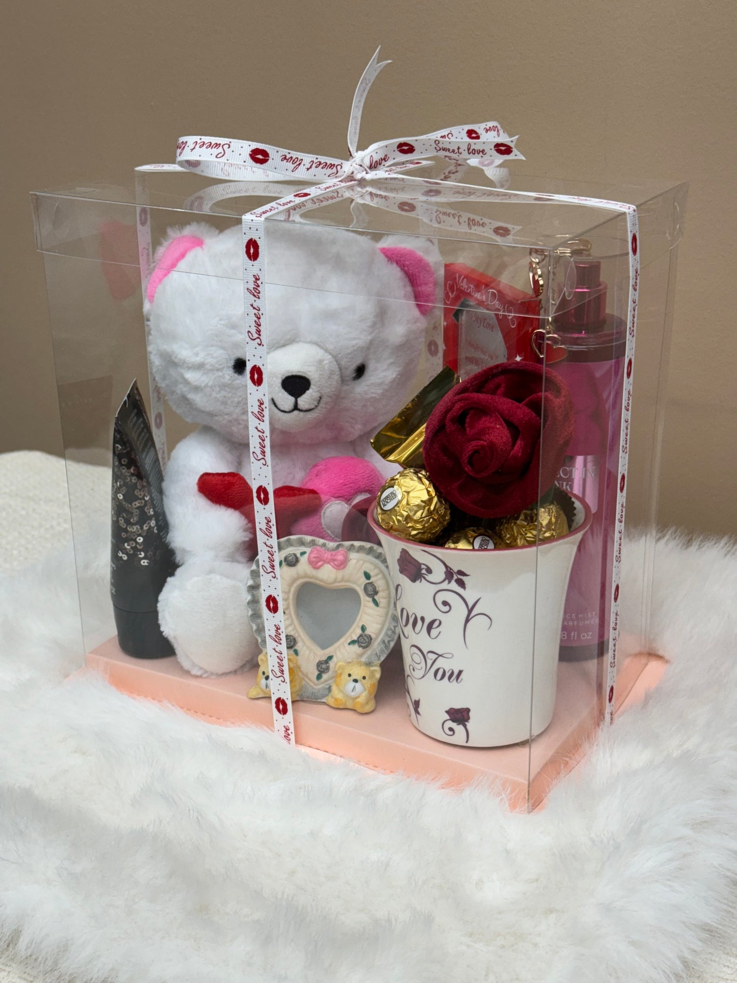 XO Valentine’s Clear Gift Box