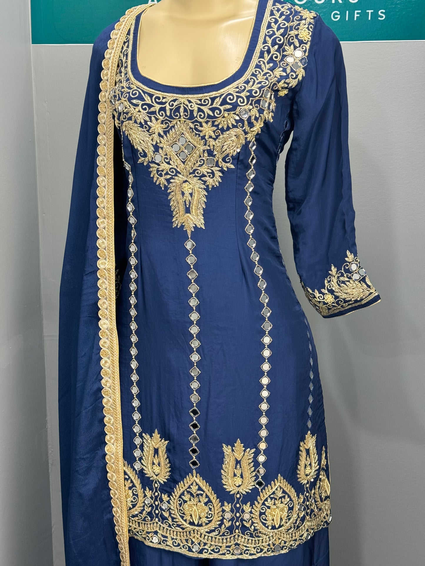 Handwork Sharara Suit-AKW0004