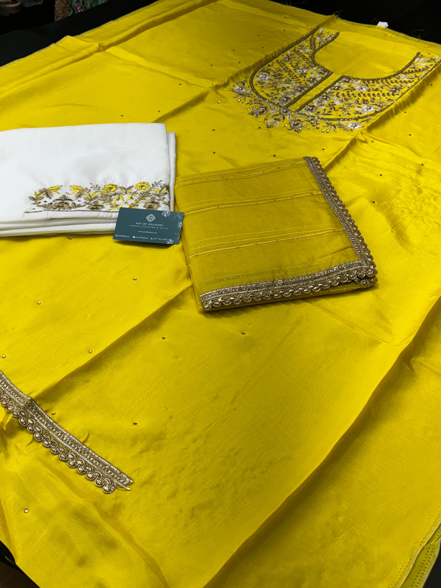 Pelgulaz Roshan Unstitched Suit