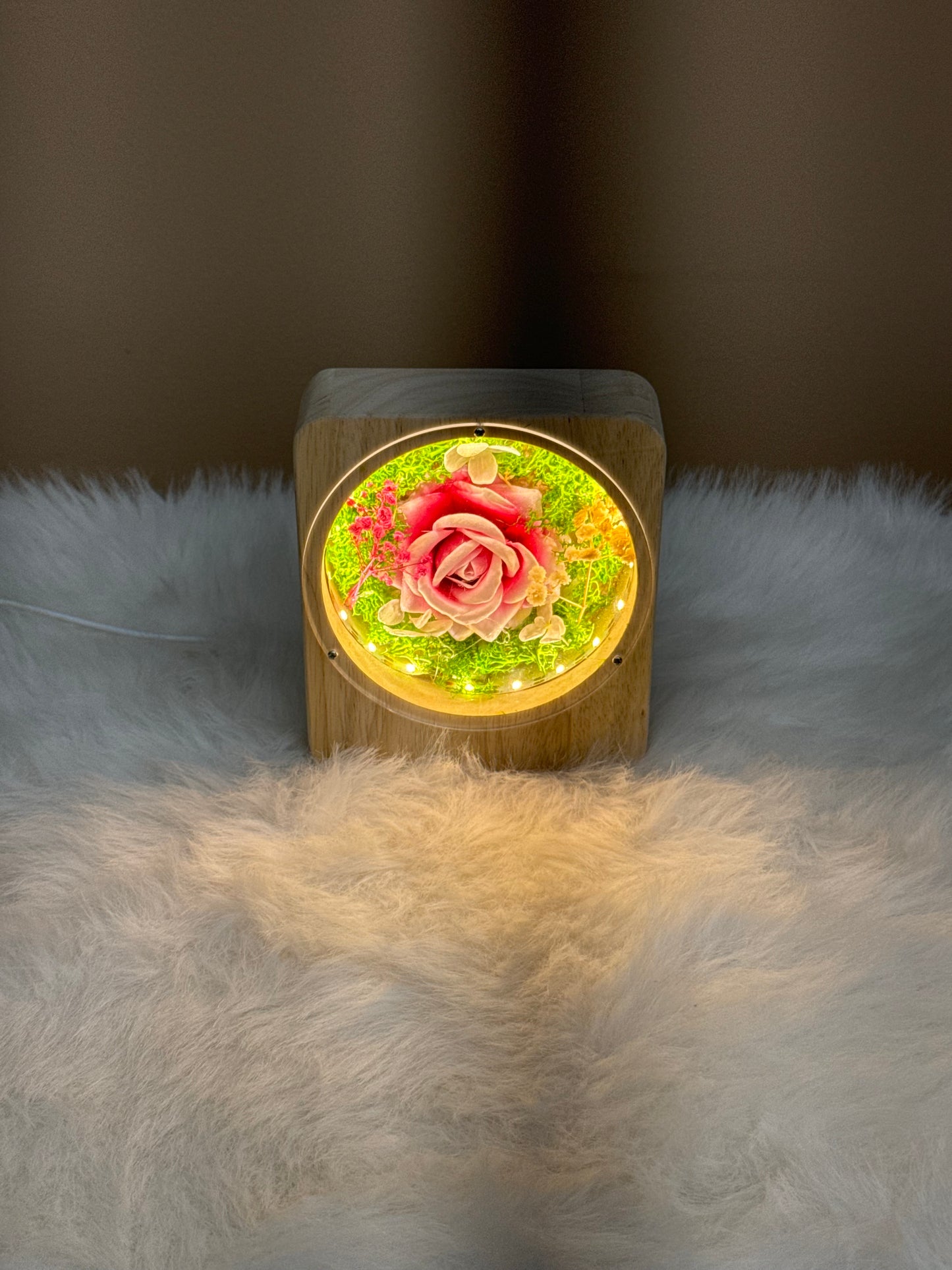 Wooden Flower Lamp Pink V1