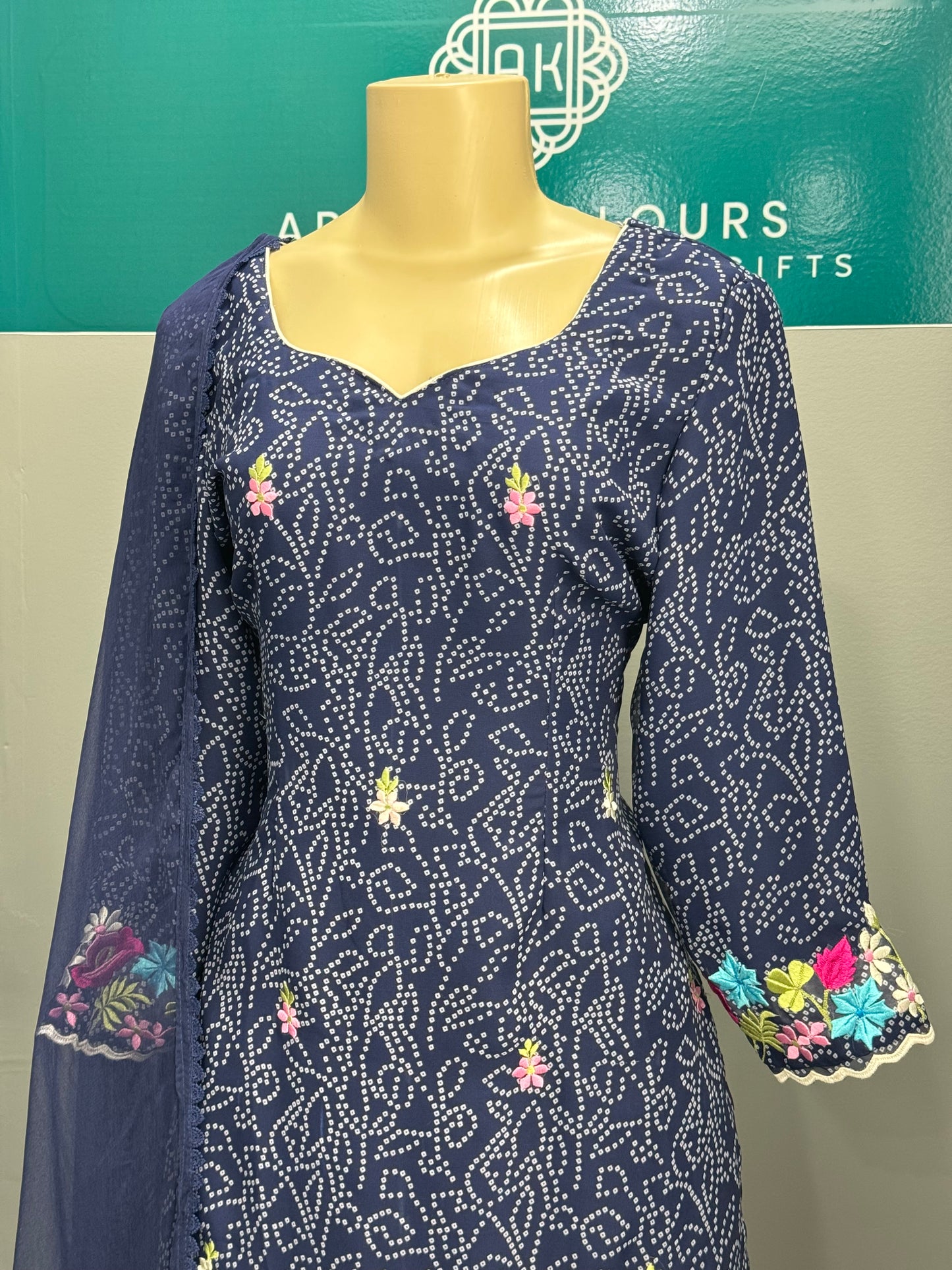 Bandhani Threadwork Georgette Salwar Suit- AK78-7907