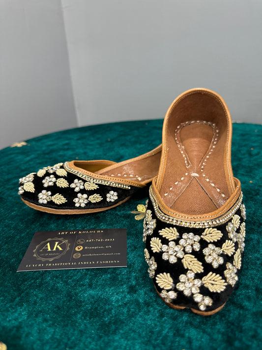 Black Velvet Jutti