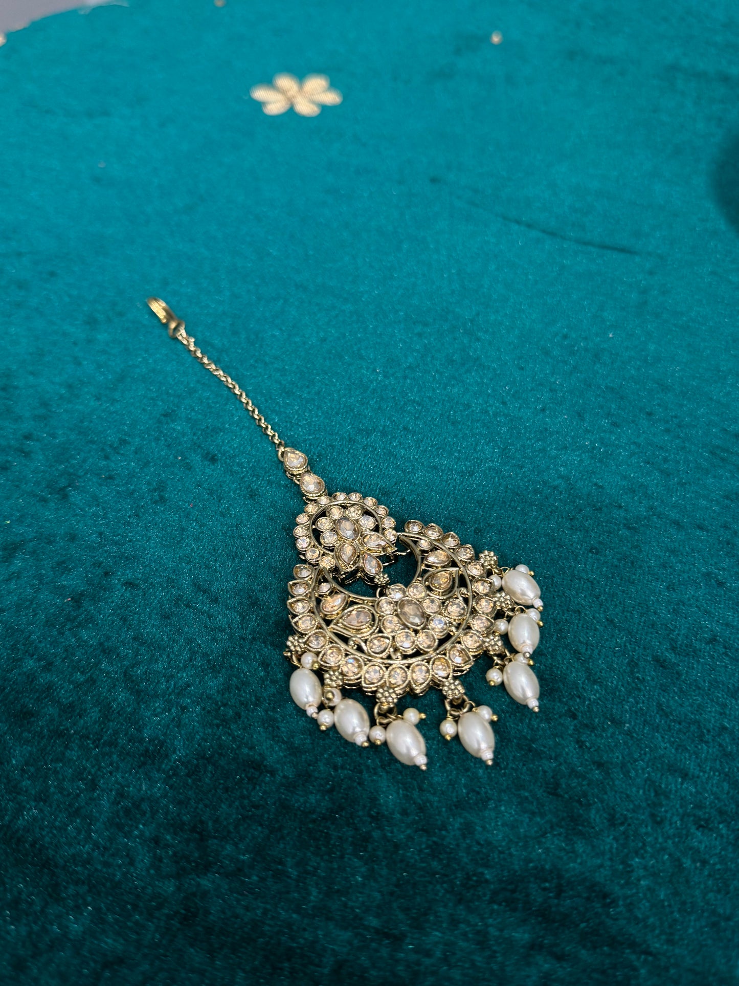 Regal Gold Pearl Choker Set