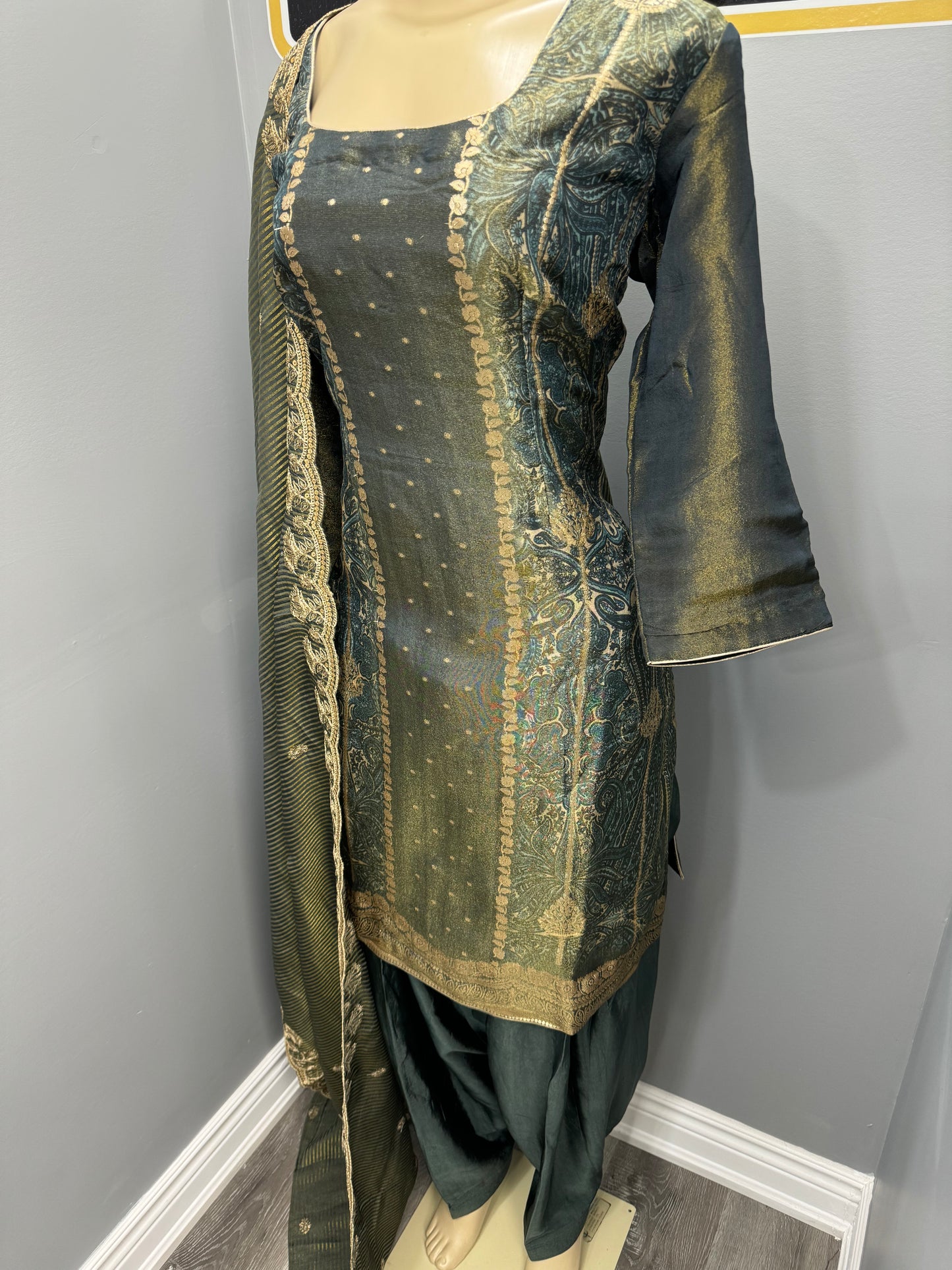 Banarleen Shimmer Salwar Suit