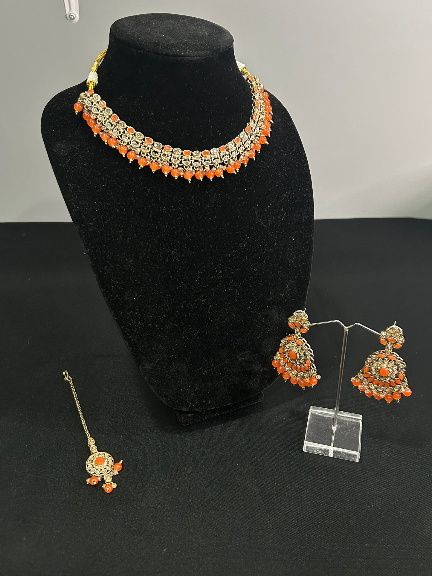 Hasli Necklace Set