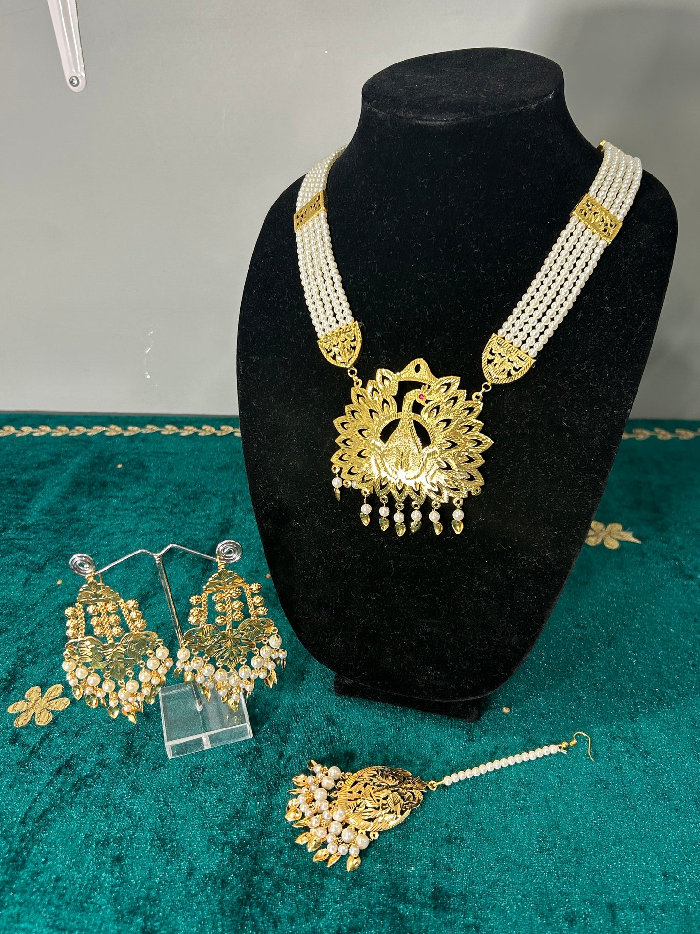 Morni Jadau Necklace Set