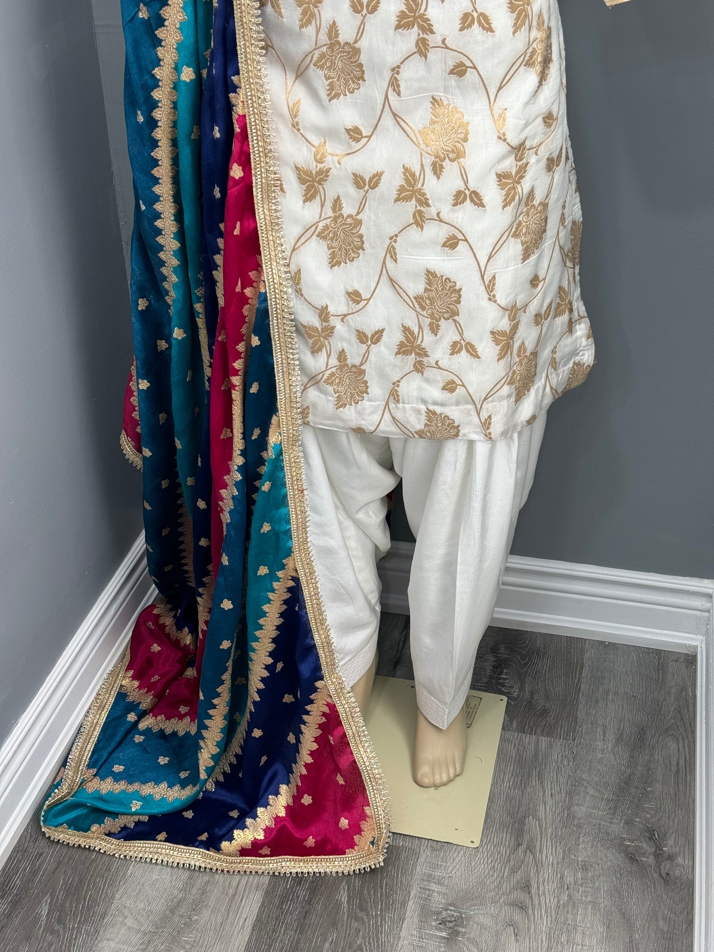 Banarsi Salwar Suit