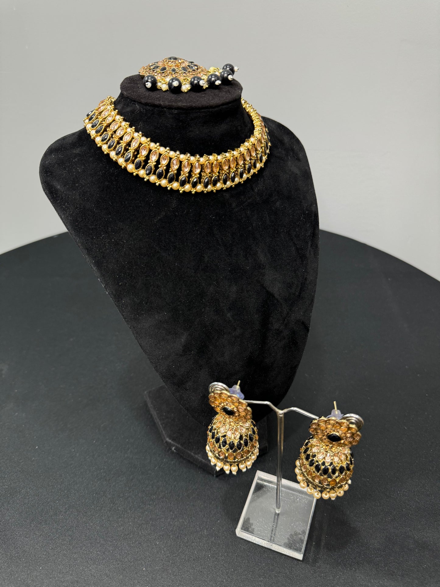 Sukh Necklace Set