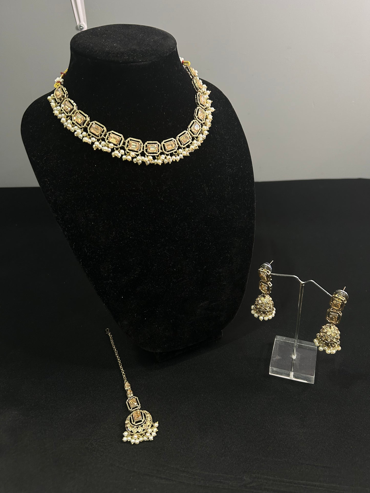 Meira Necklace Set