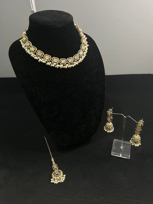 Meira Necklace Set