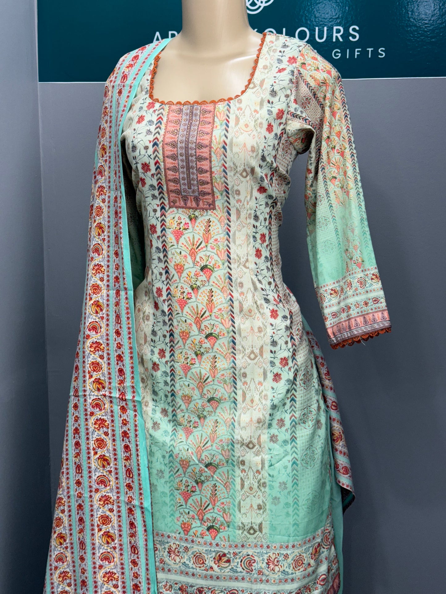 Printed Pashmina Salwar Suit- Green